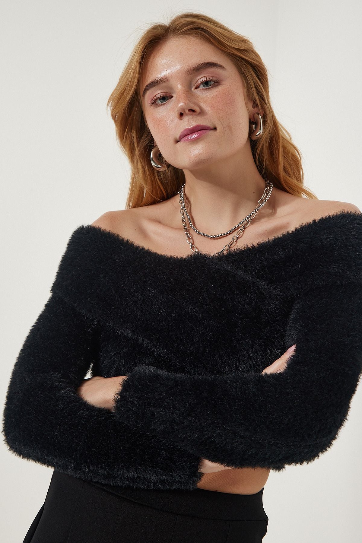 Female black cross -collar beard Crop knitwear sweater MT00148