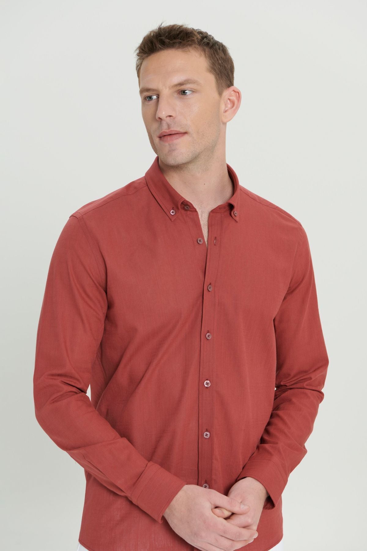 Men's burgundy 100 %cotton breathing fabric pennant Oxford slim fit button collar shirt