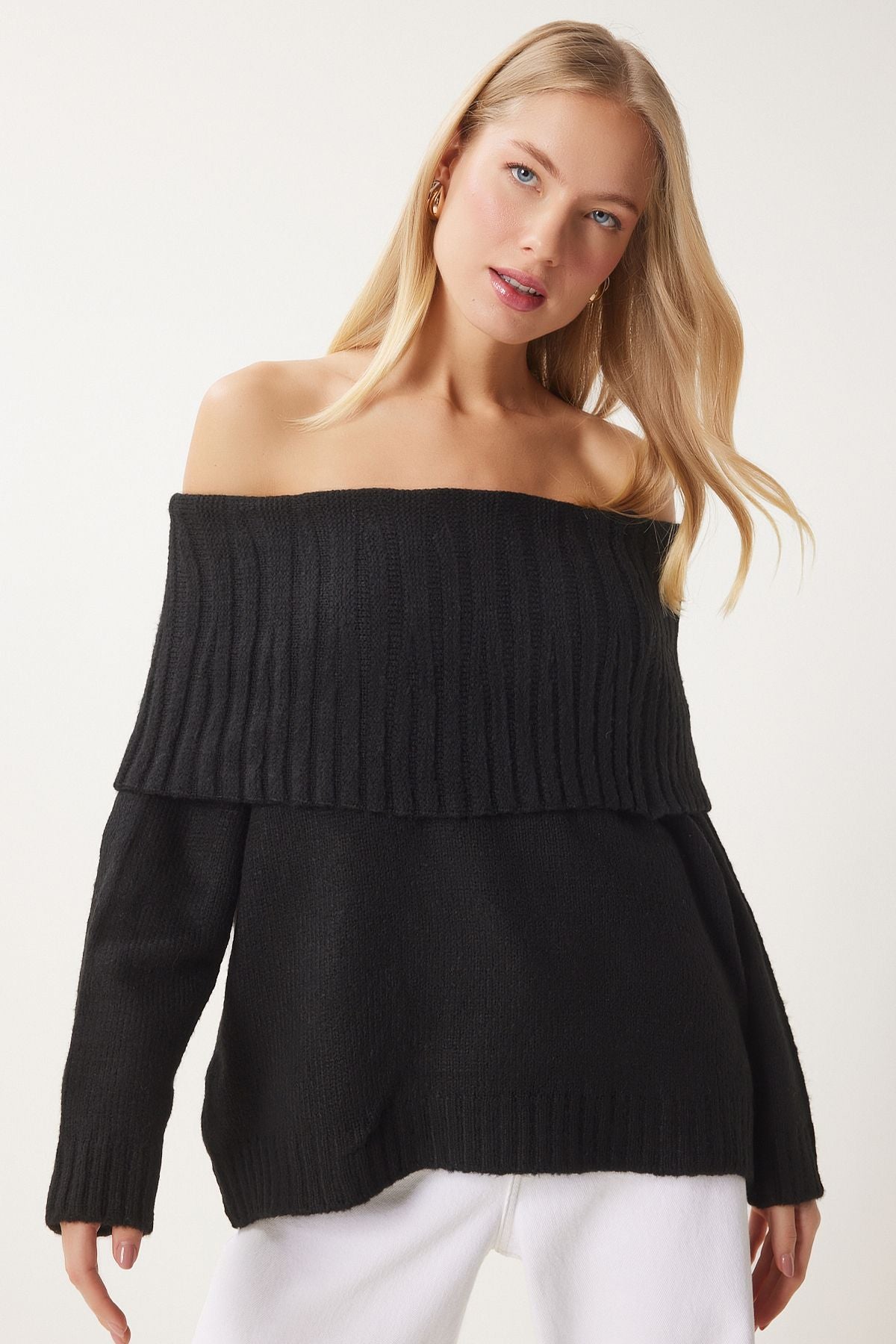 Female black madonna collar knitwear sweater MT00156