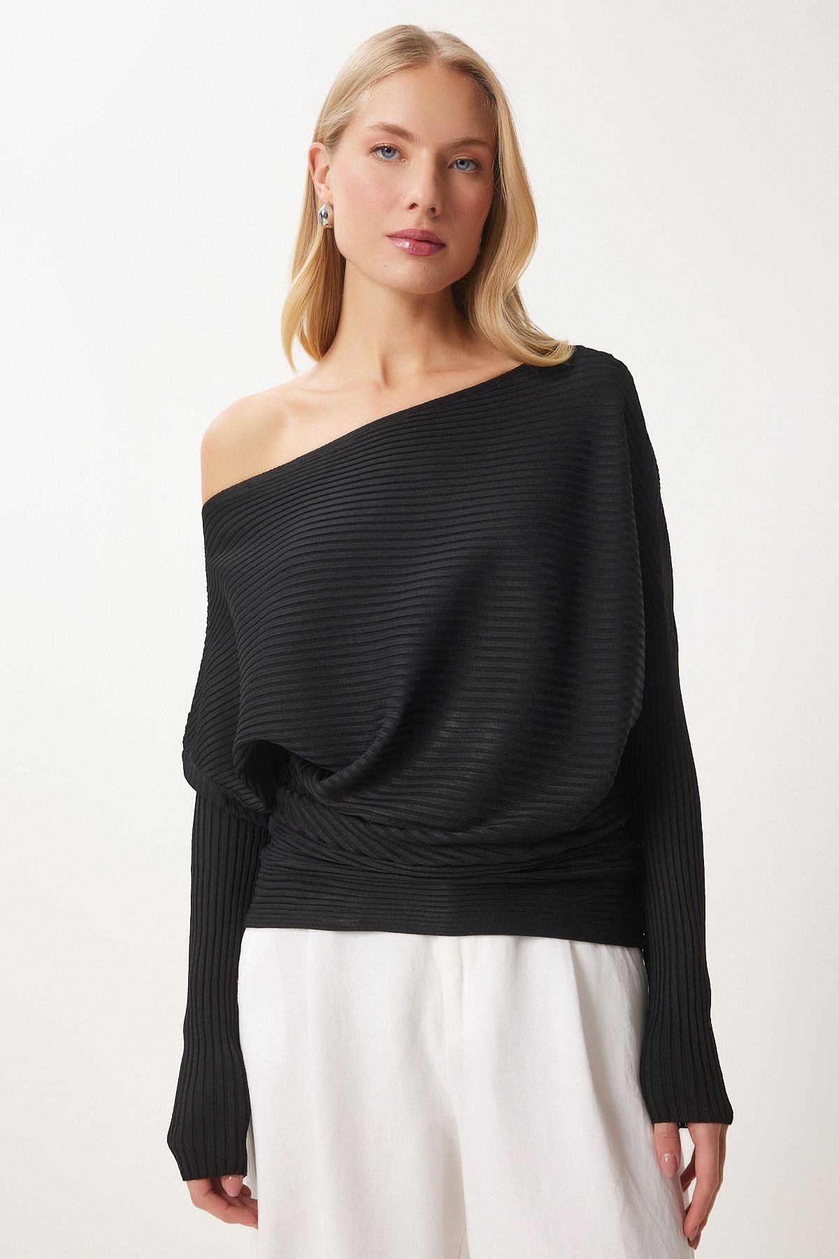 Female black asymmetrical collar wick sweater FN03383