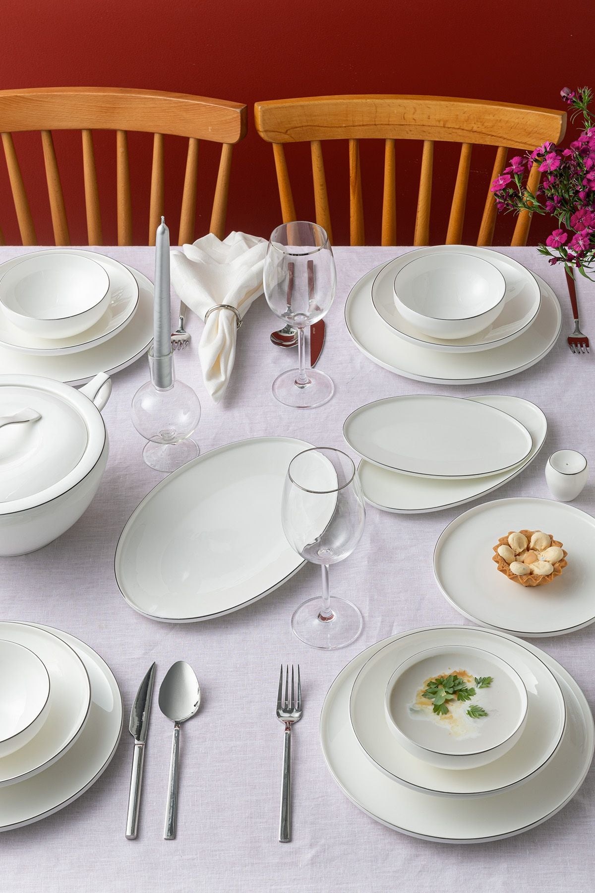 Fine Bone Freya Freya 60 Piece 12 Person Round Dinner Set Platinum