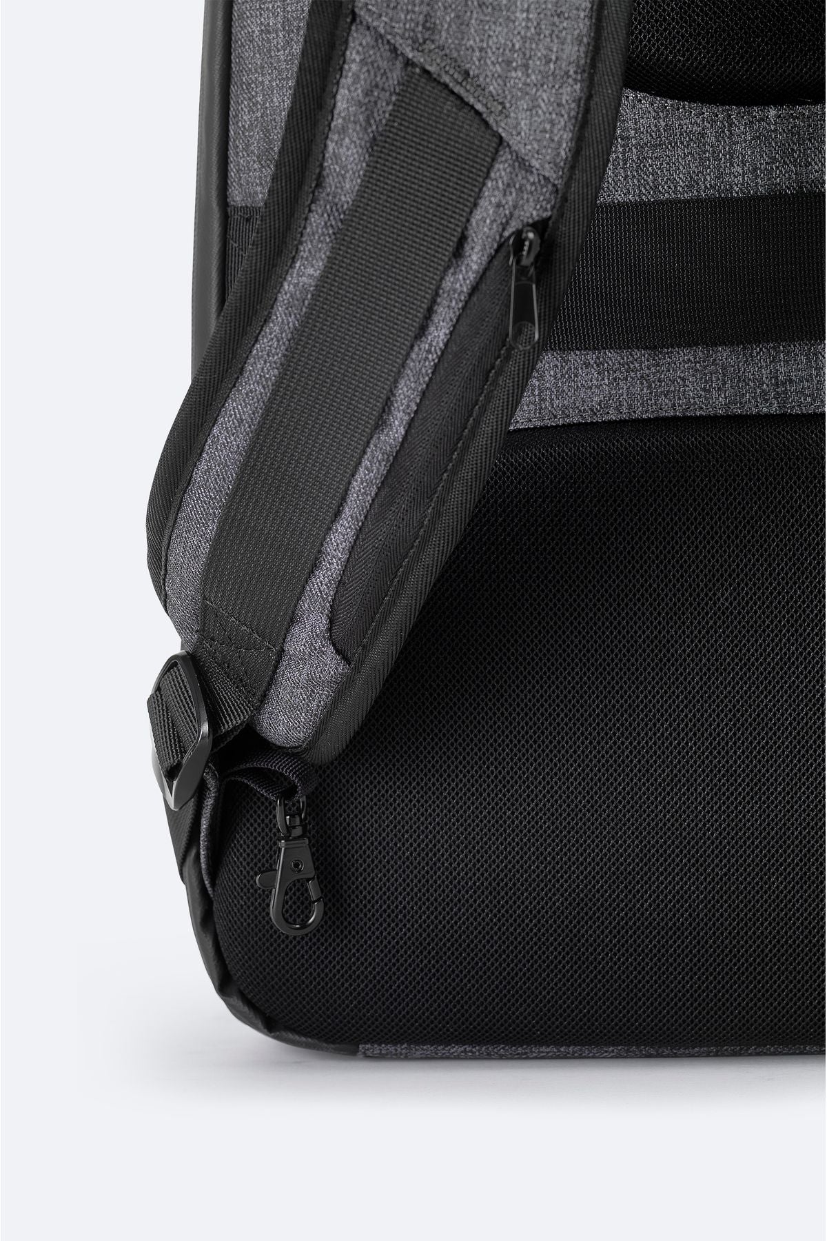 Men's anthracite shell backpack A42y9129