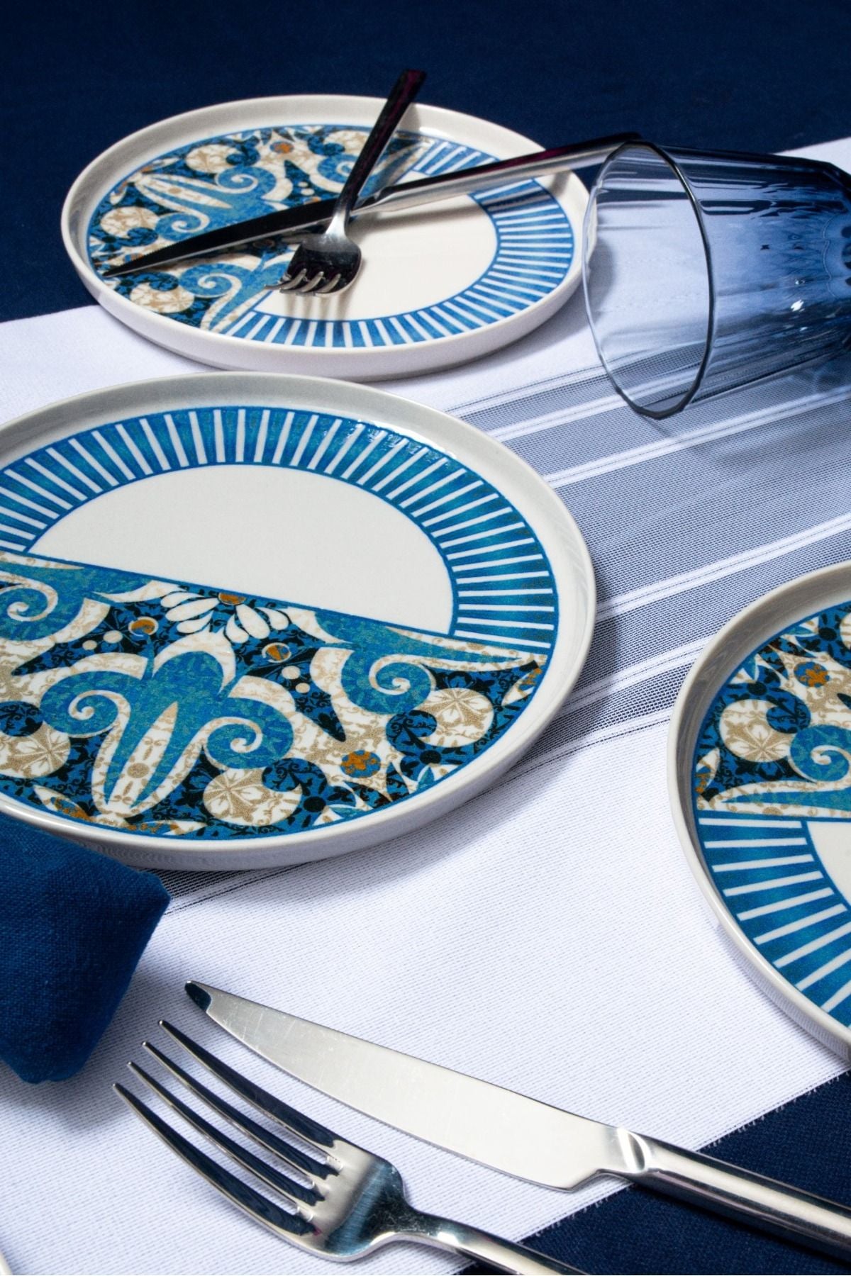 Azur 6 Piece Porcelain Cake Plate Set