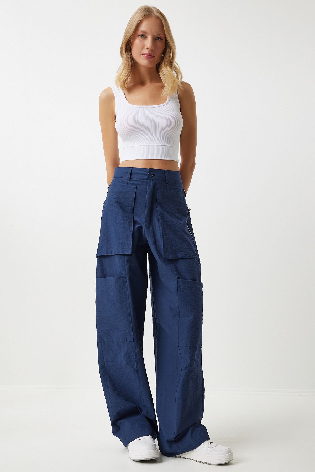 Woman Navy Blue Zippered Parachute Cargo Pants OH00057