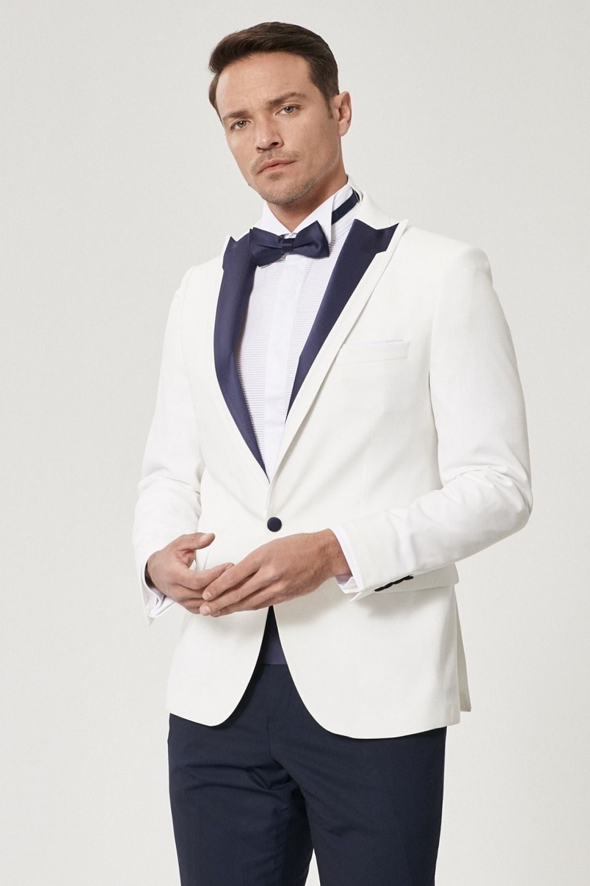 Men's slim fit narrow cut off collar patterned tuxedo grooming