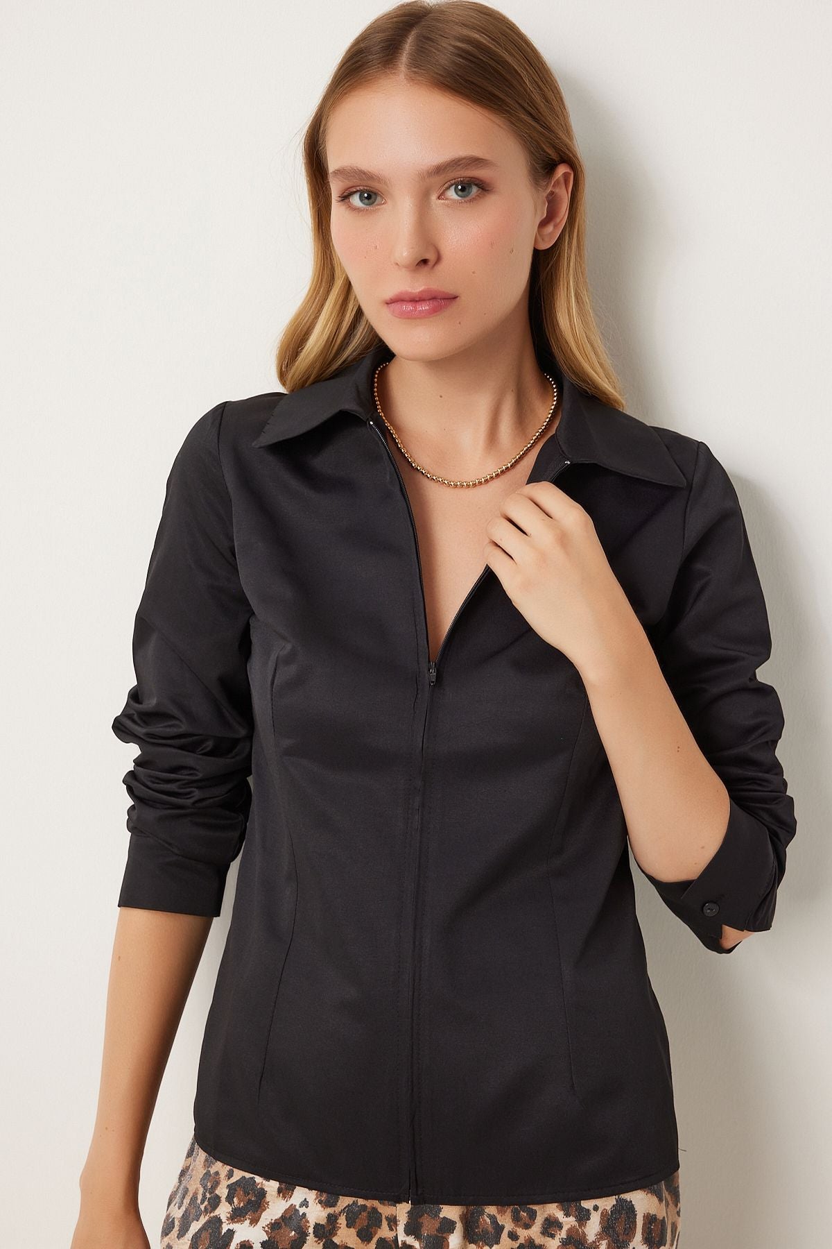 Female Black Zipper Comfortable Shirt FN03242