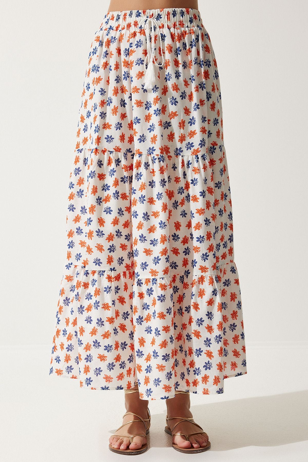 Female ecru oranj floral patterned flywheel