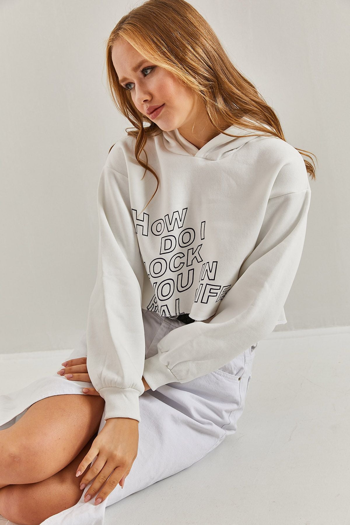 Women's text printed crop sweatshirt