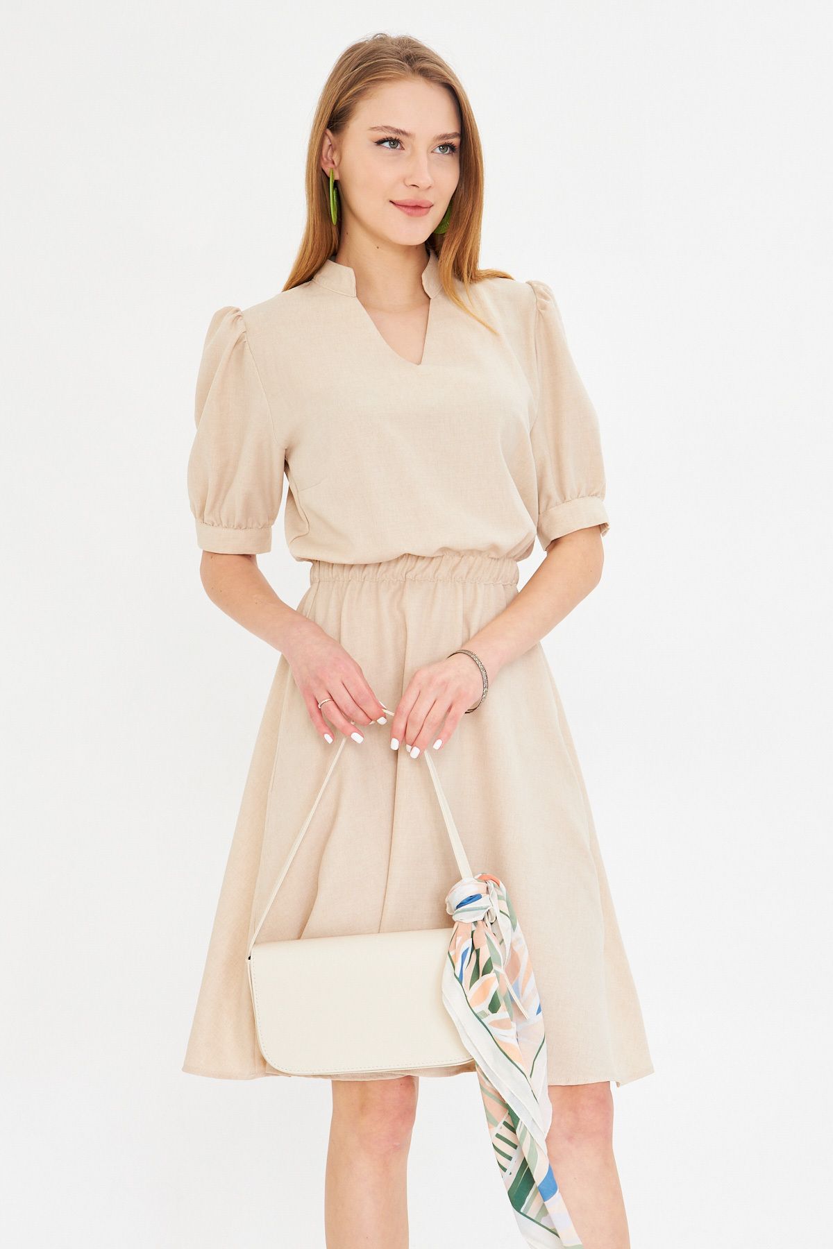 Female Beige V-Yaka Waist Waist Tire Short Sleeve Clash Dress ARM-25Y001001