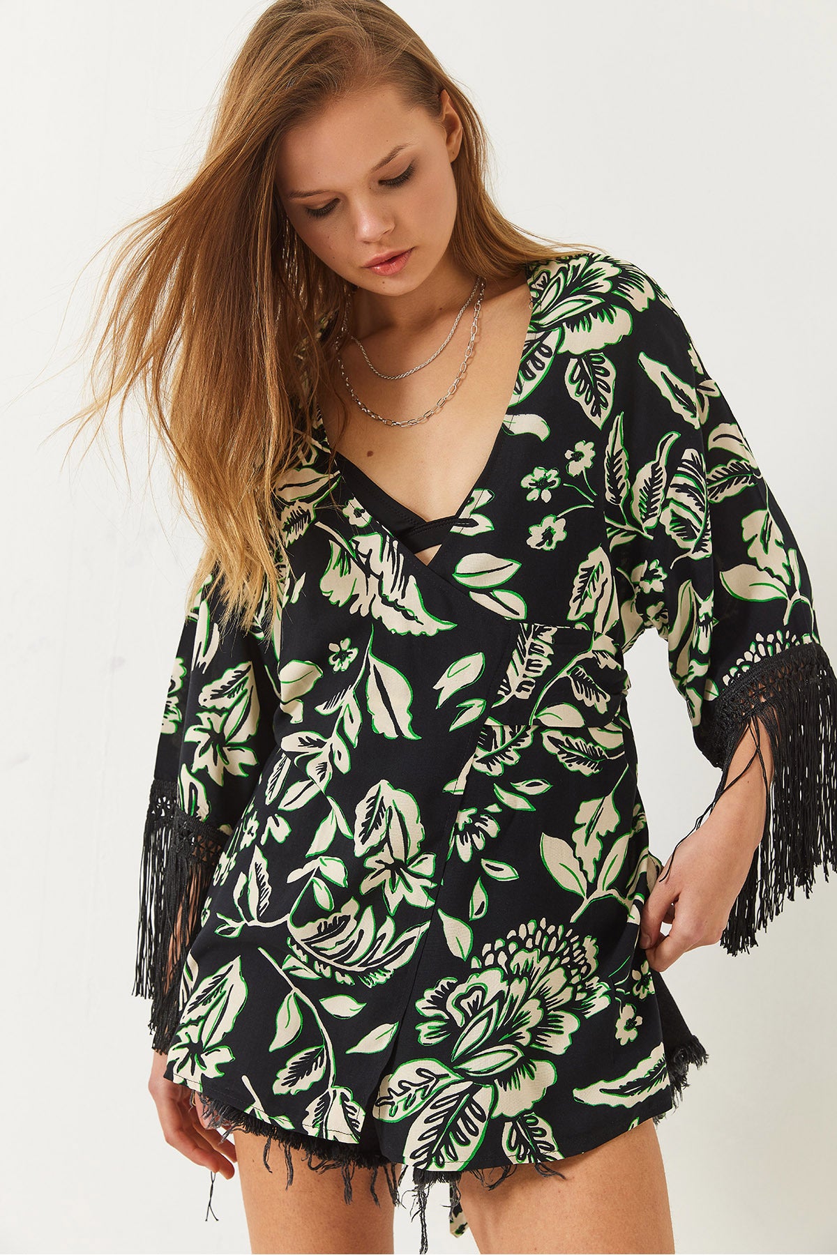 Women's Tassel Detailed Tied Patterned Short Viscose Kimono 60261497