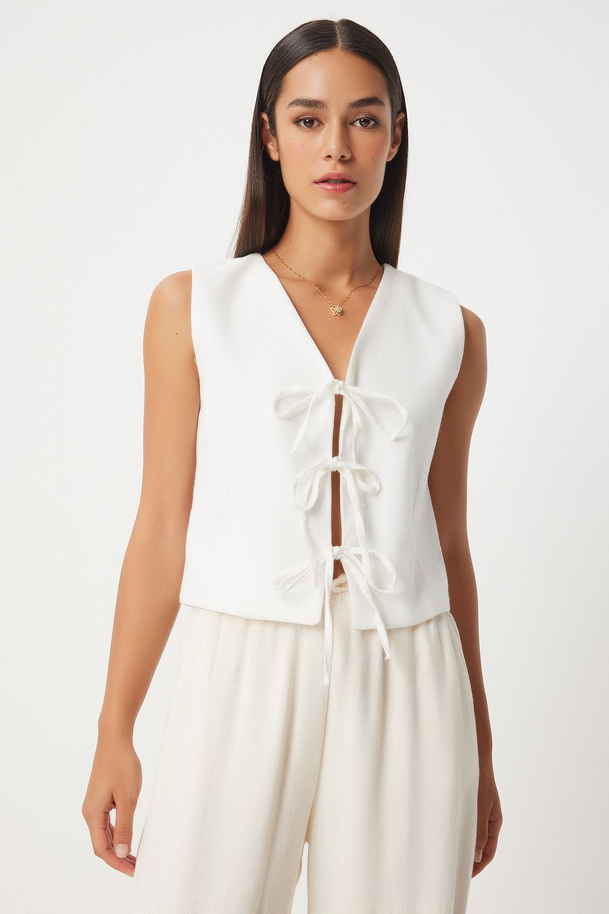 Woman White Bow Linen Vest GP00010