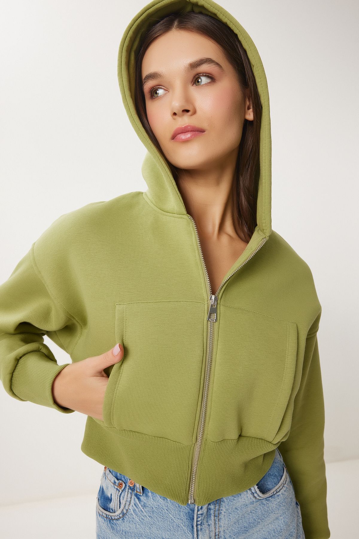 Female peanut green hoods