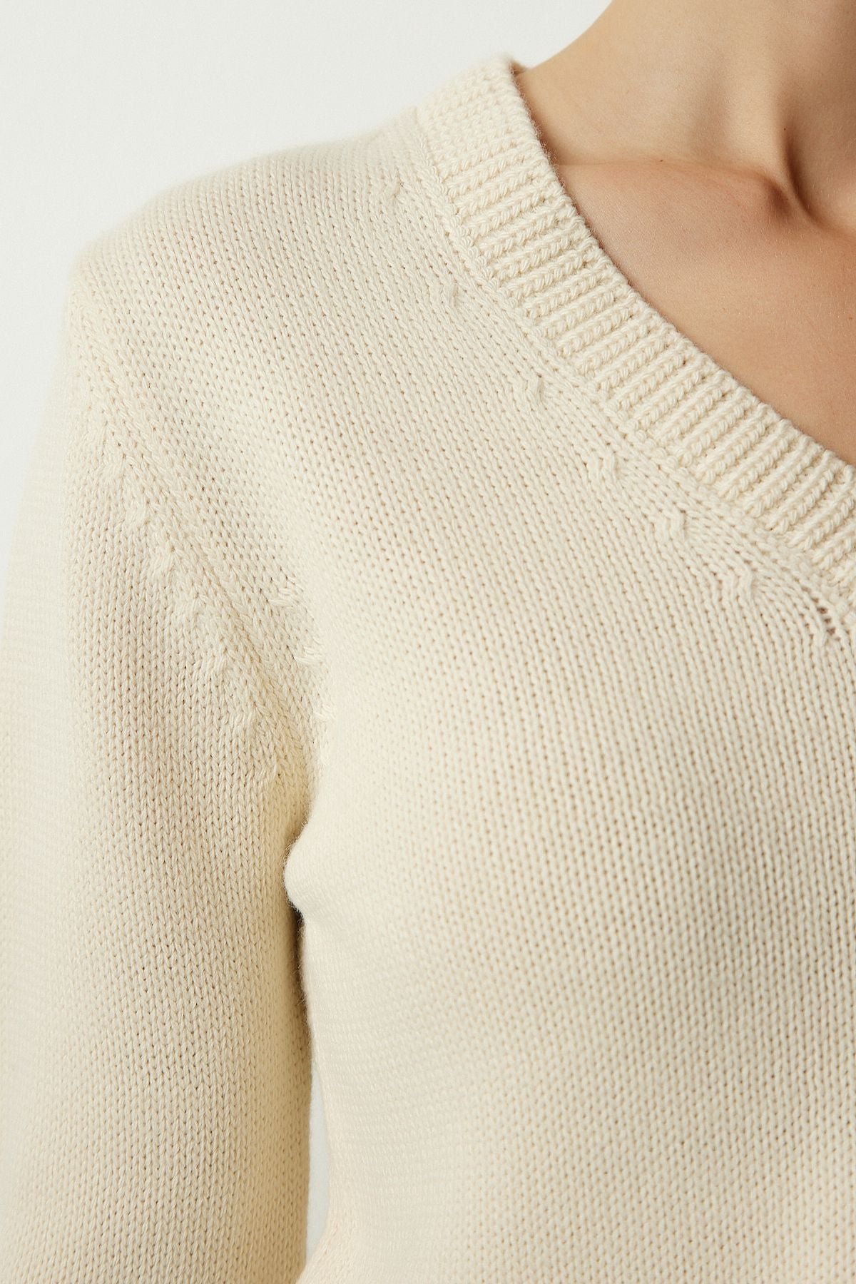 WOMEN'S CREAM V YAKA CROP Triko Sweater PF00040