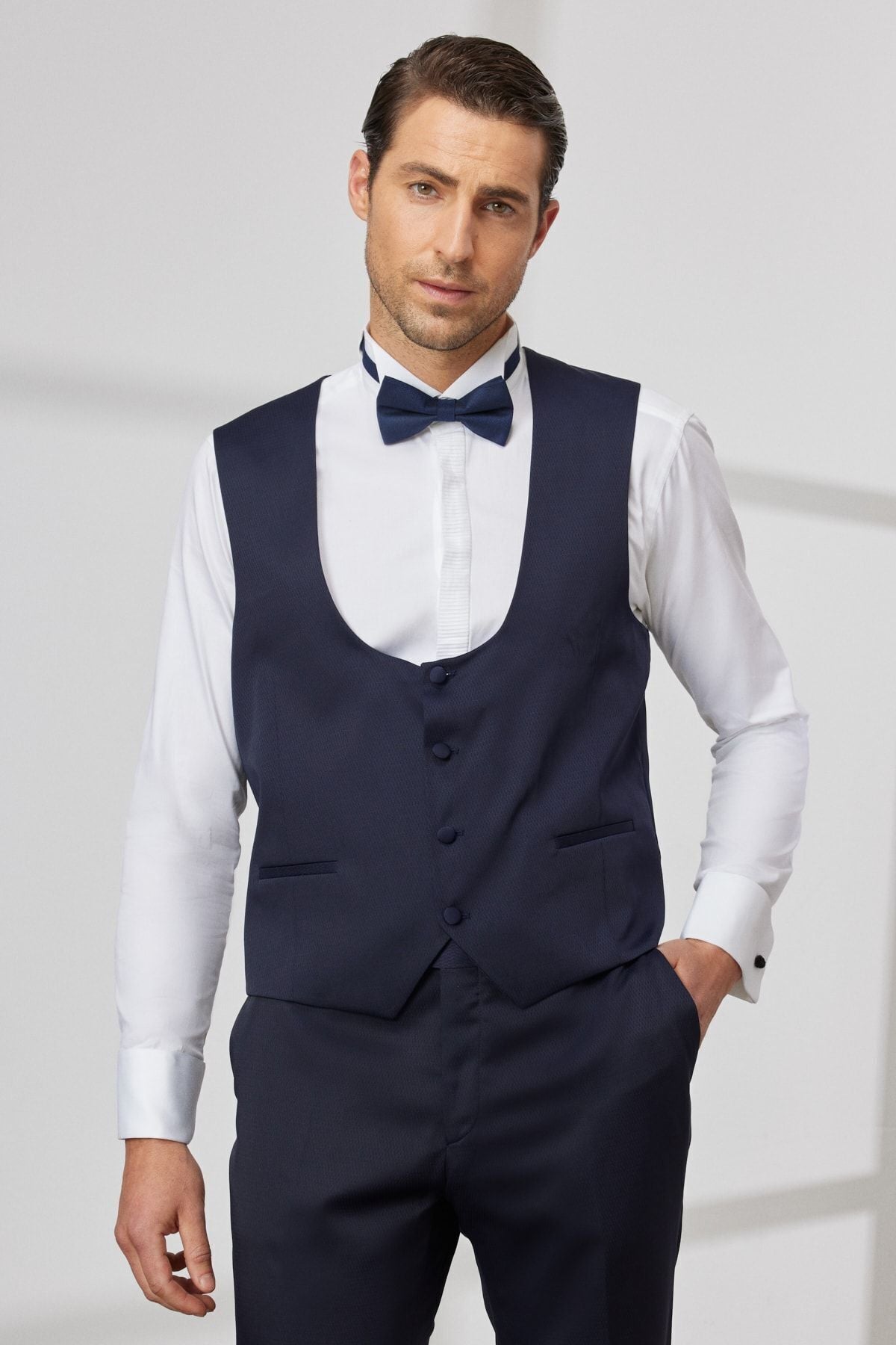 Men's Navy Blue Slim Fit Narrow Cut Swallow Collar Amelor West Tuxedo Set