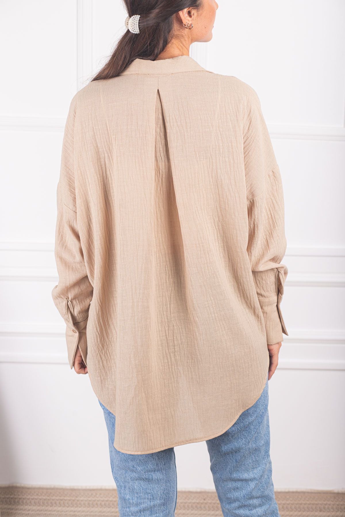 Woman Light Beige Oversize Fined Linen-looking large cuff shirt ARM-24K001001