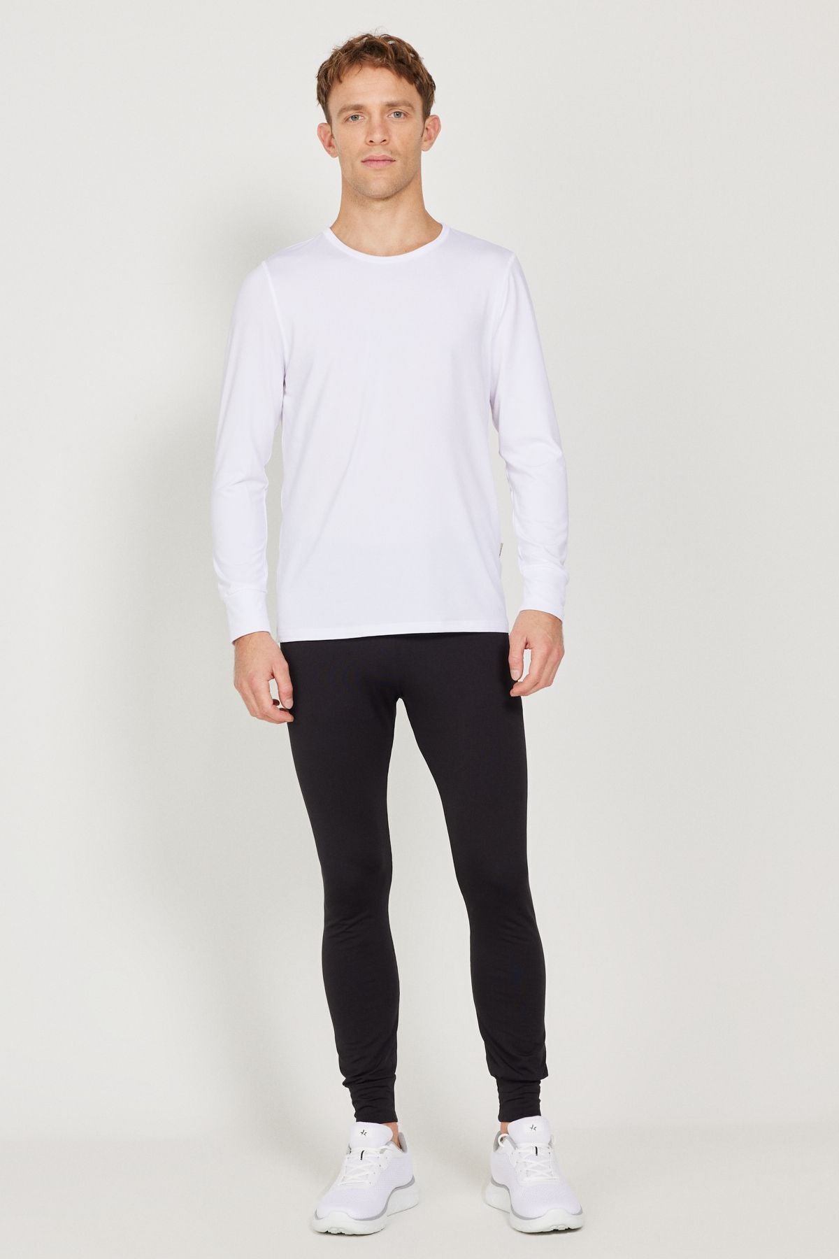Men's heat, breathing thermal white standard fit fit normal cut flexible