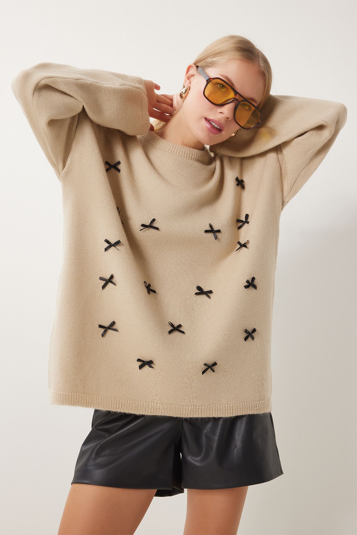 Woman Dark Beige Bow Detailed Oversize Knitwear Sweater KB00042