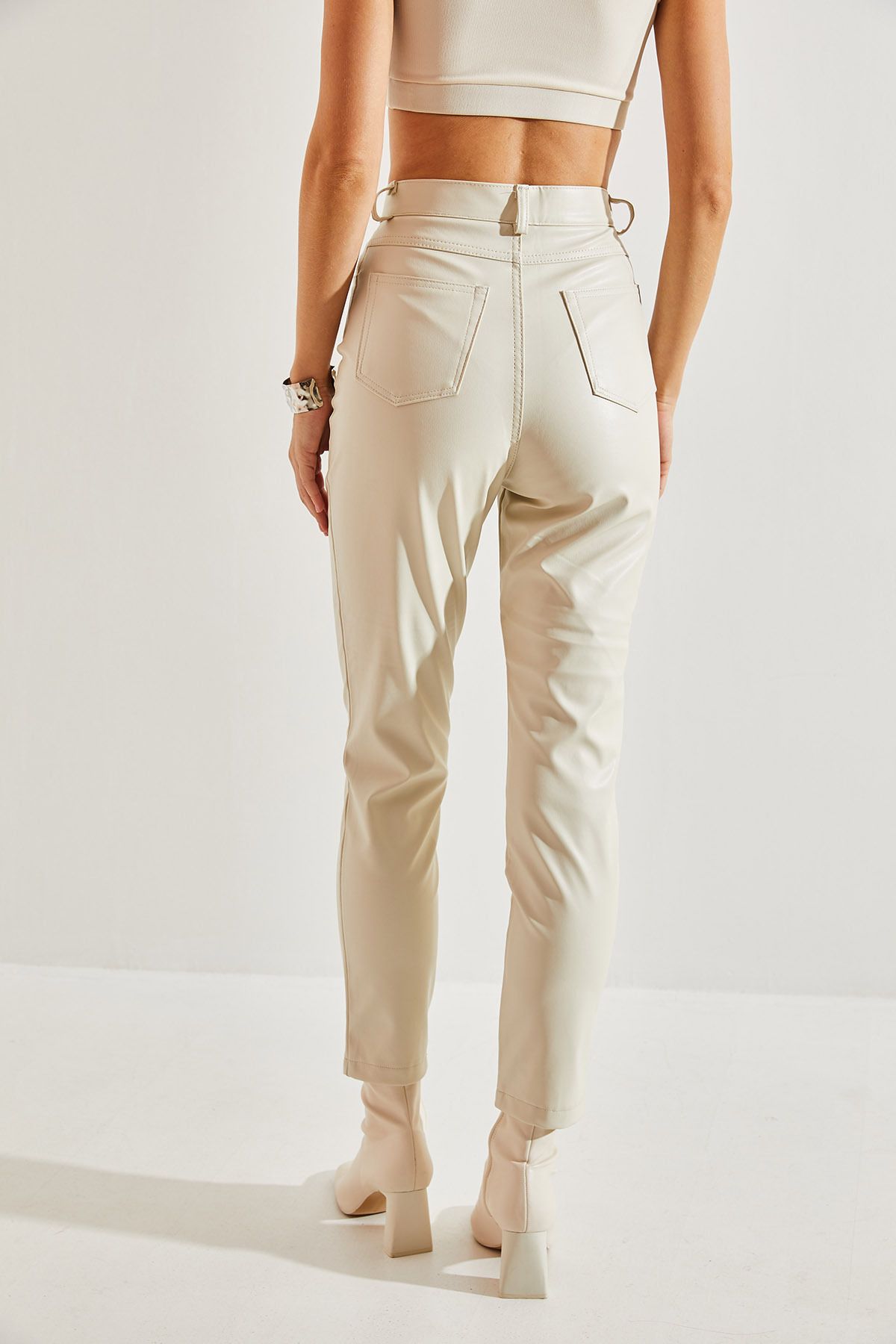 Women's pocket leather pants