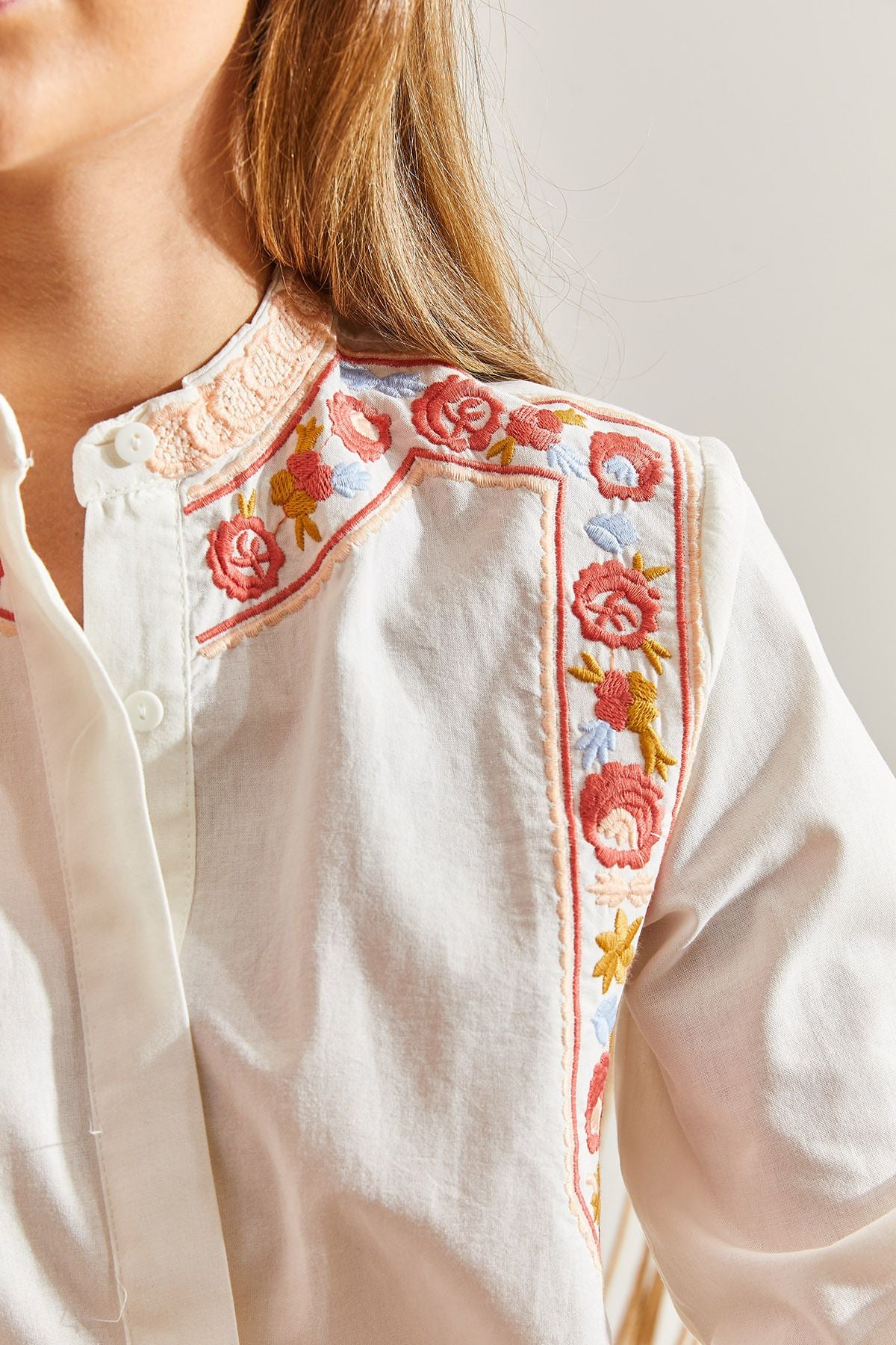 Female Embroidery Judge Yaka Linen Shirt 60171050