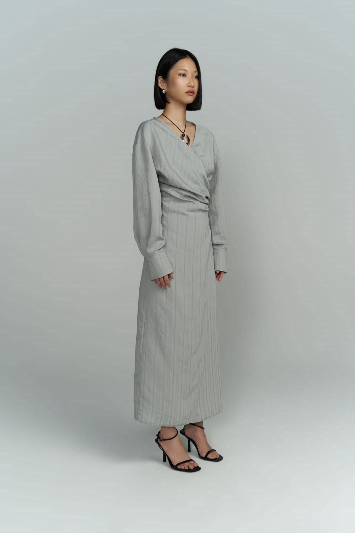 Bella midi size gray dress
