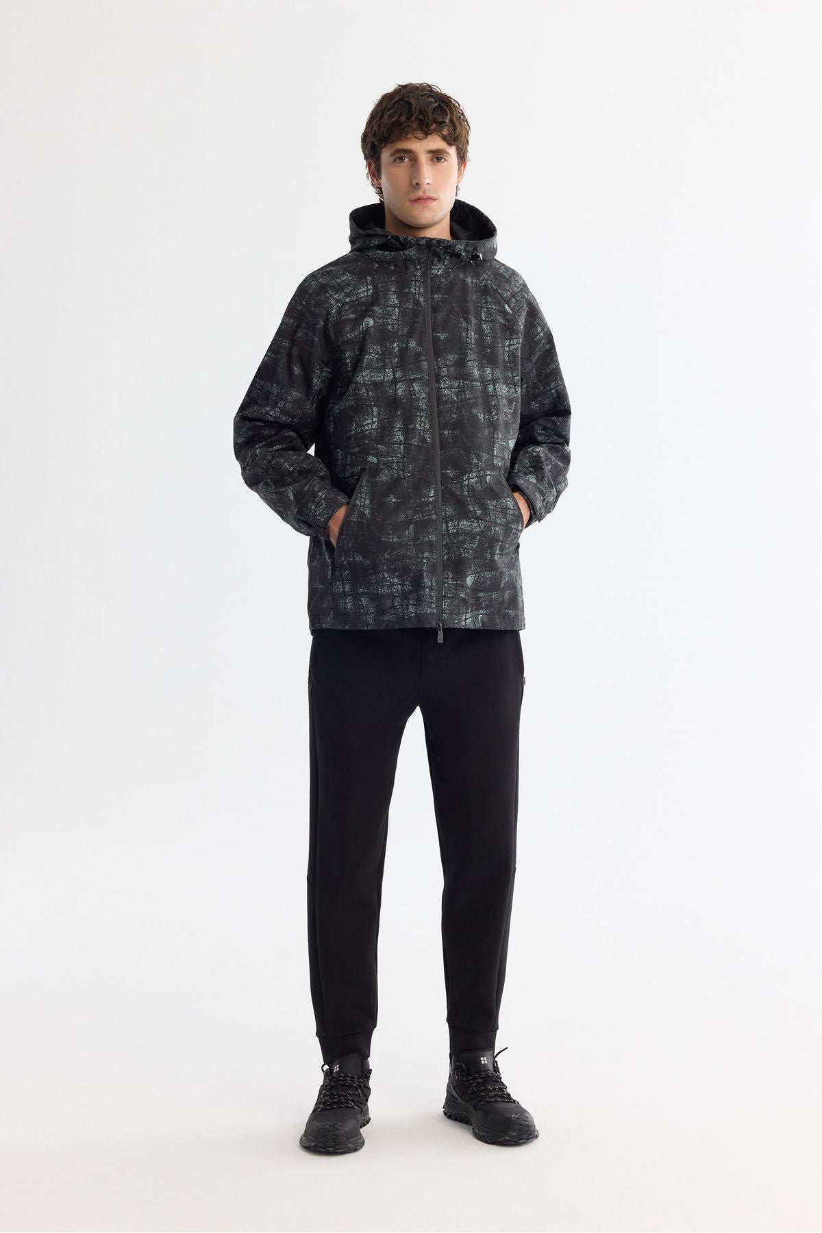 Men's black hooded windproofing Mont A42y6152