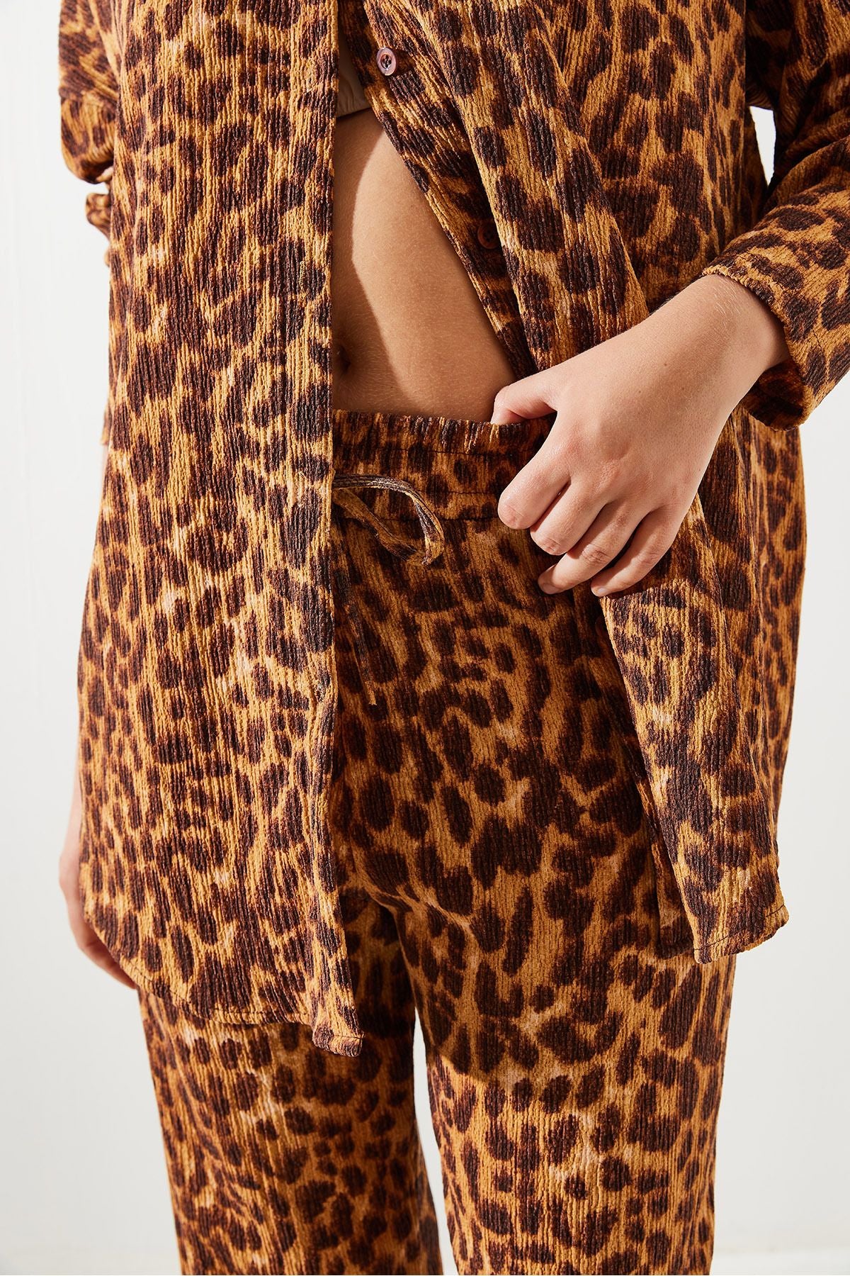 Women's Leopard Patterned Wrapped Fabric Top and Bottom Set 60251813