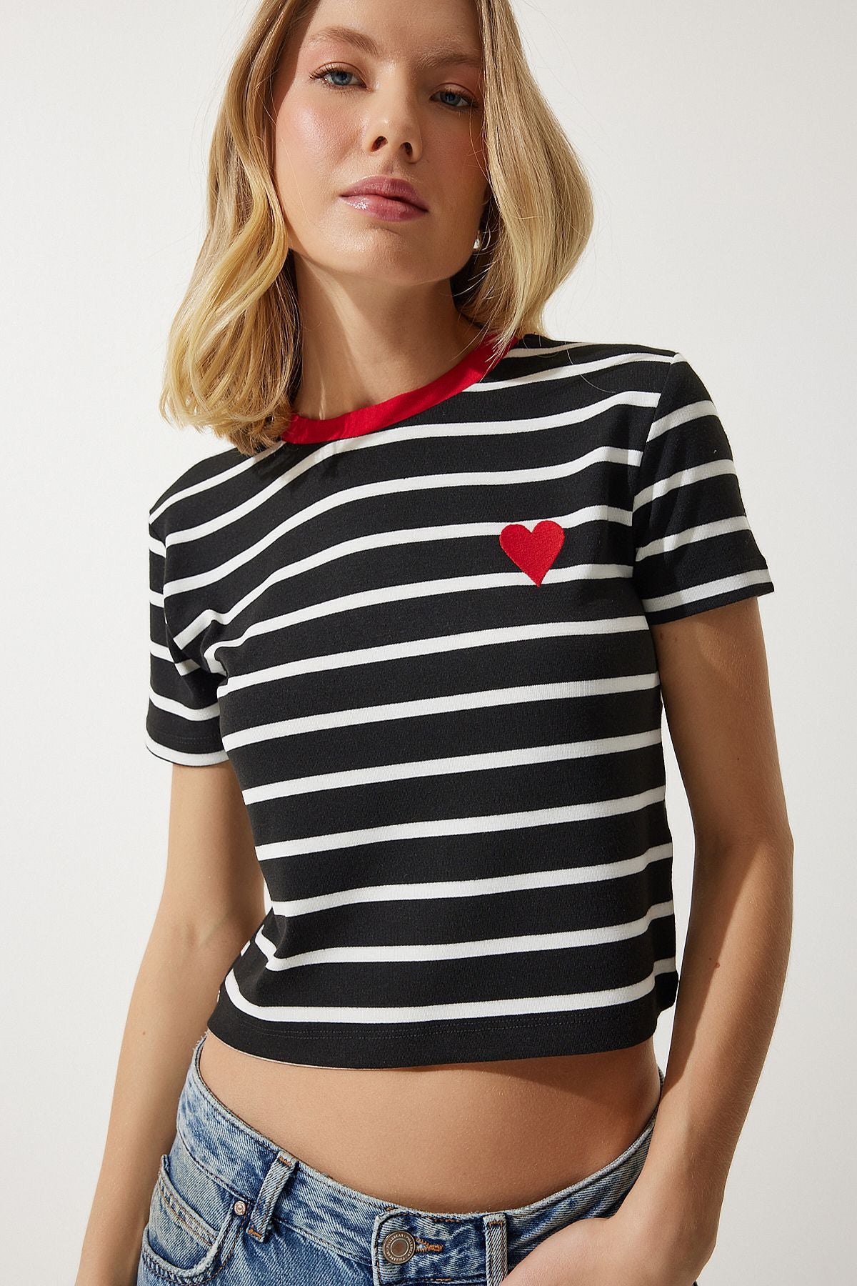 Female Black Heart Embroidered Striped Cotton Knitting T-Shirt CR00432
