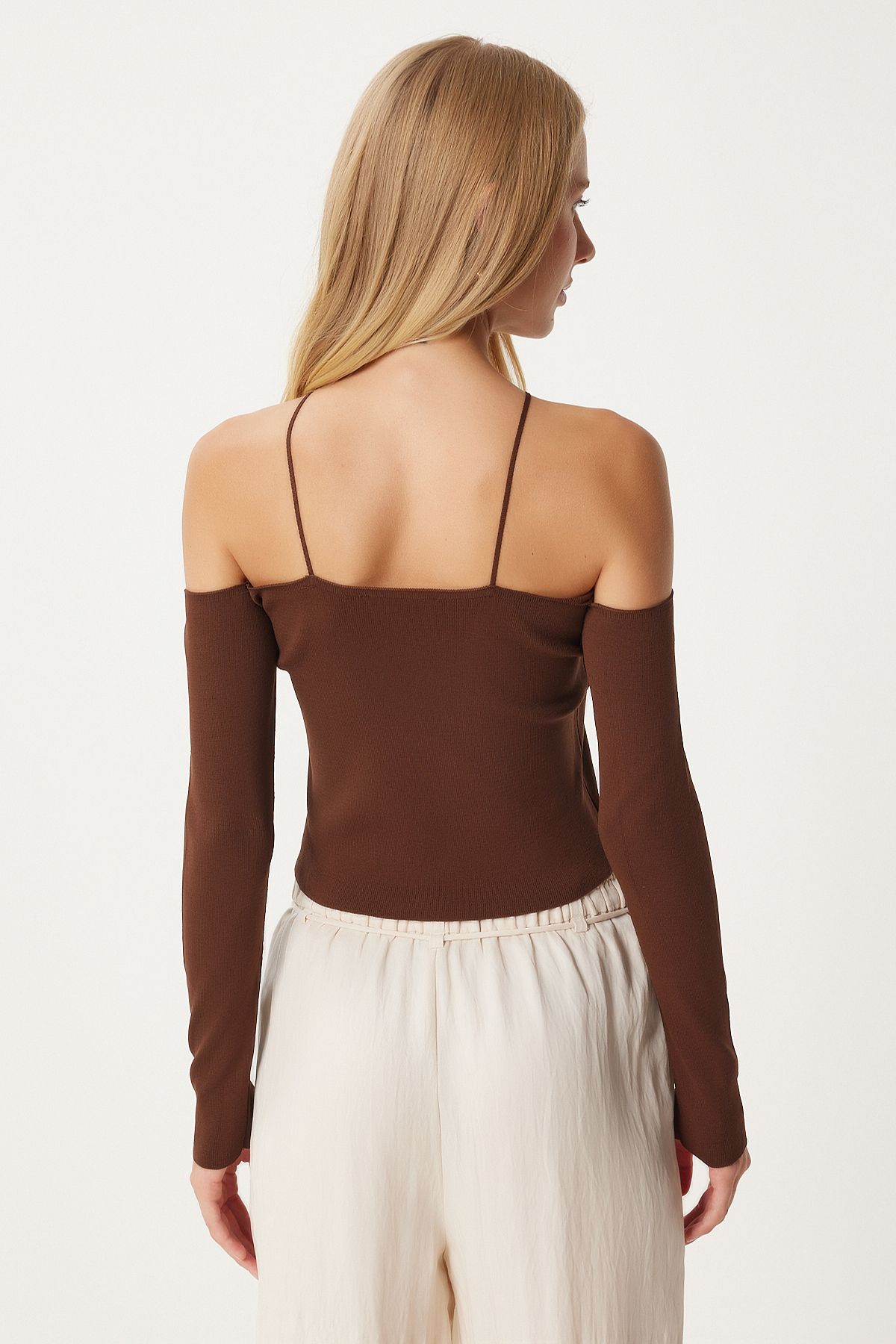Female brown cross -rope knitwear blouse FN03340