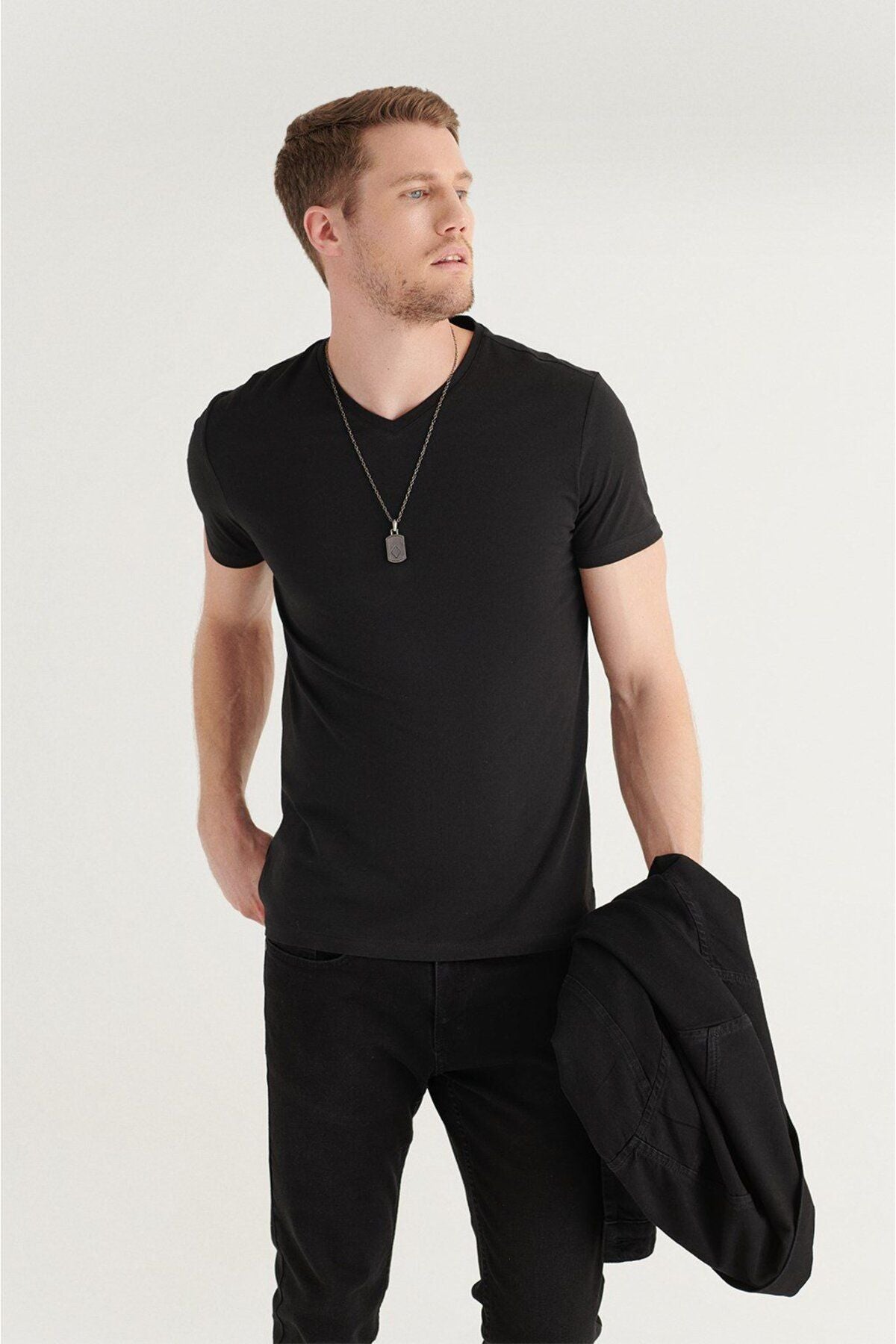 Men's black 100 %cotton V-neck T-shirt E001001