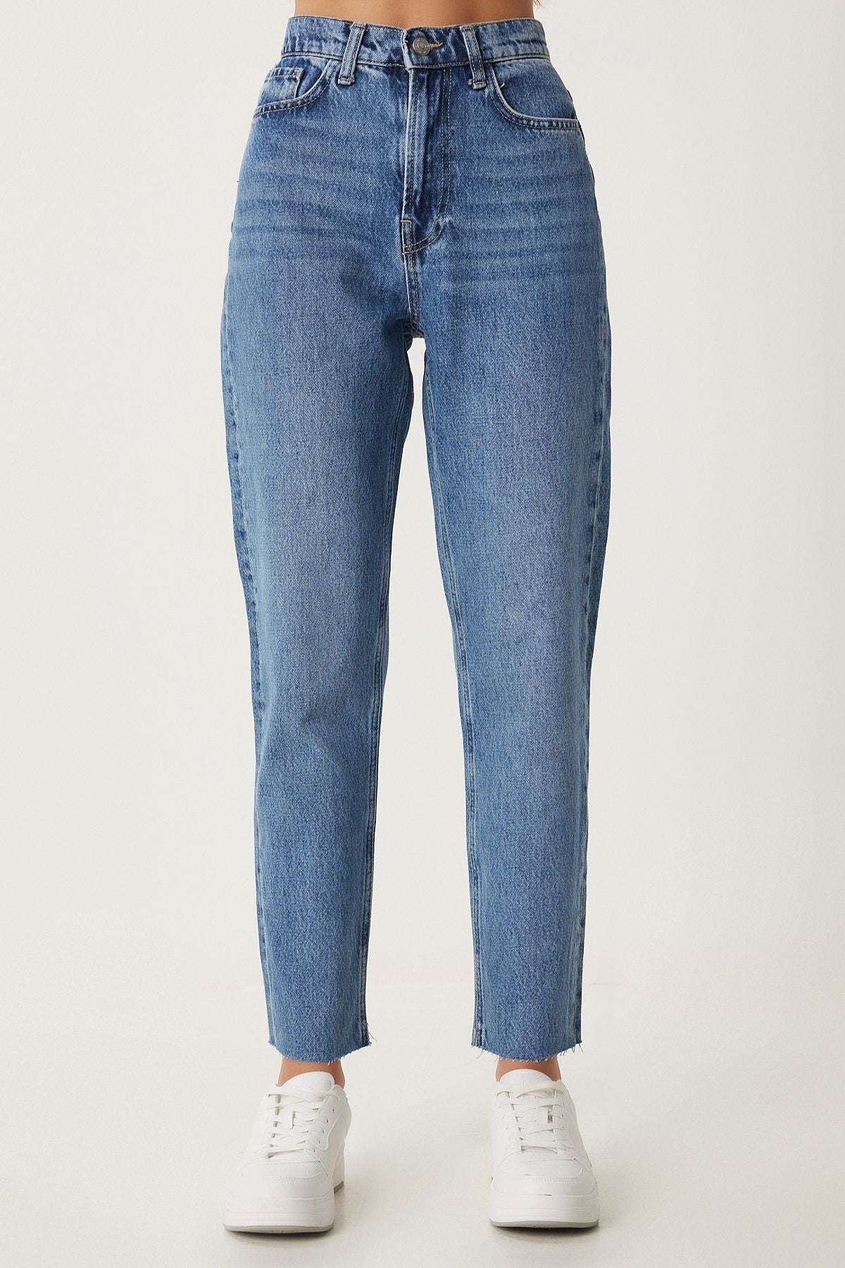 Woman Blue Medium Waist Straight Jeans UT00024