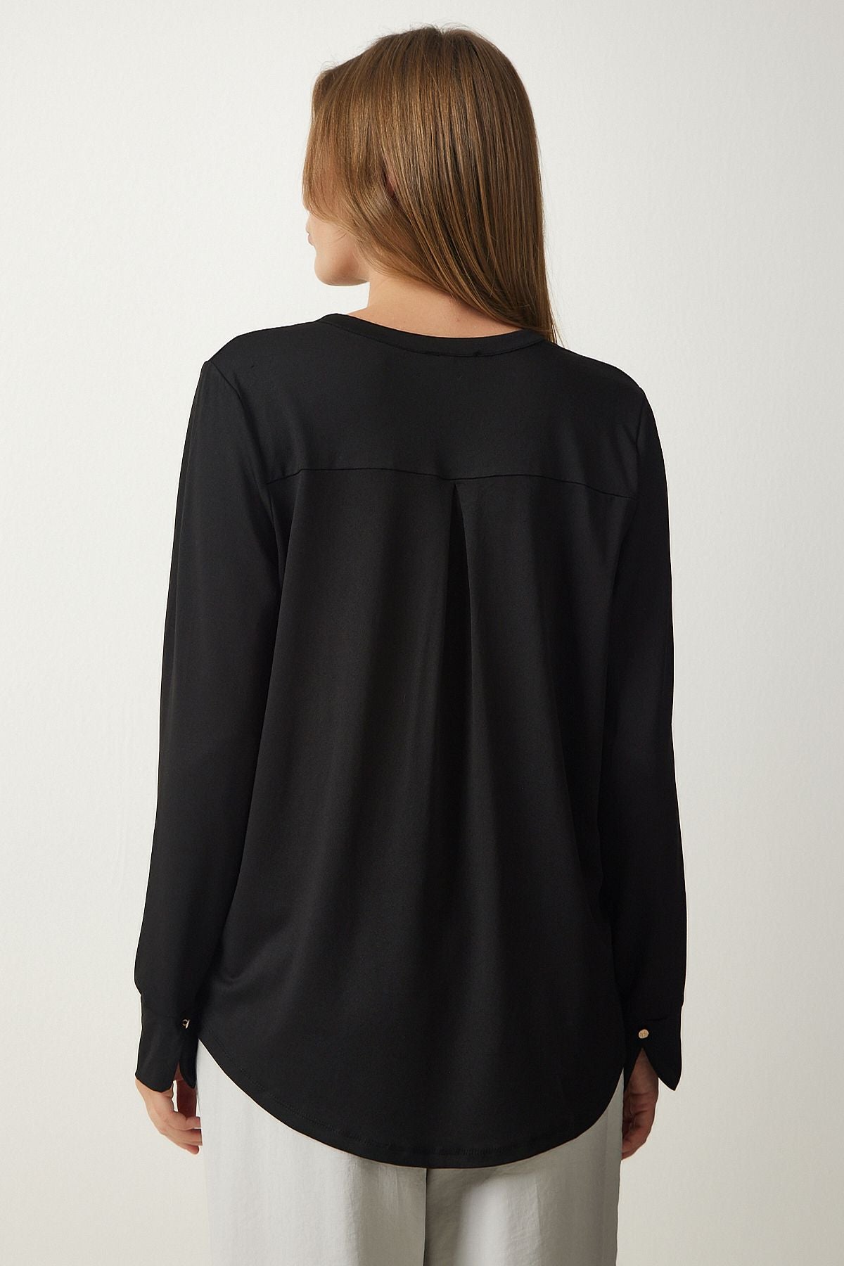 Female black dominant collar knit blouse rx00042