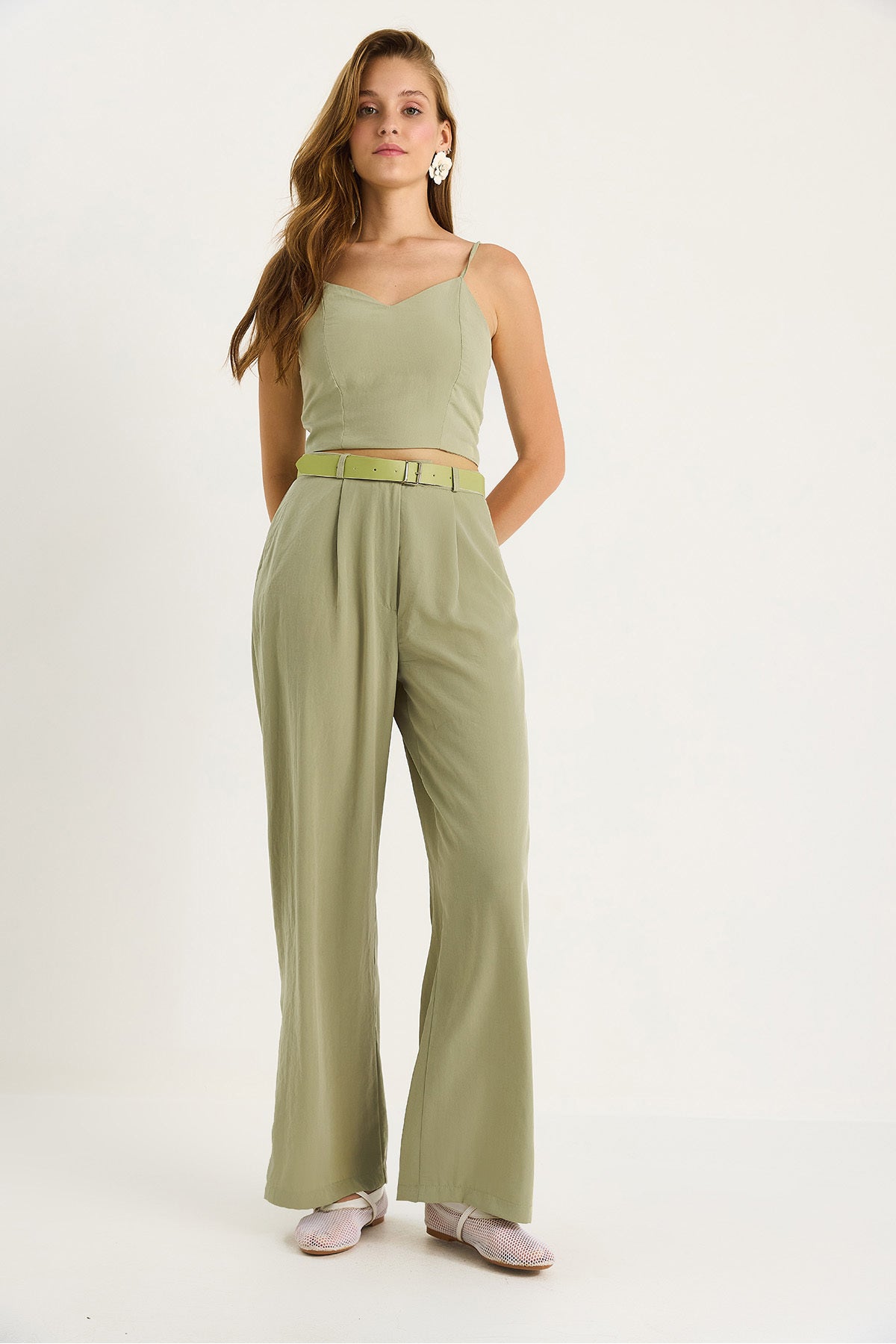 Women's Thin Strap Gipe Detailed Crop Blouse with Belt Pocket Loose Trousers Set 9379 60281104