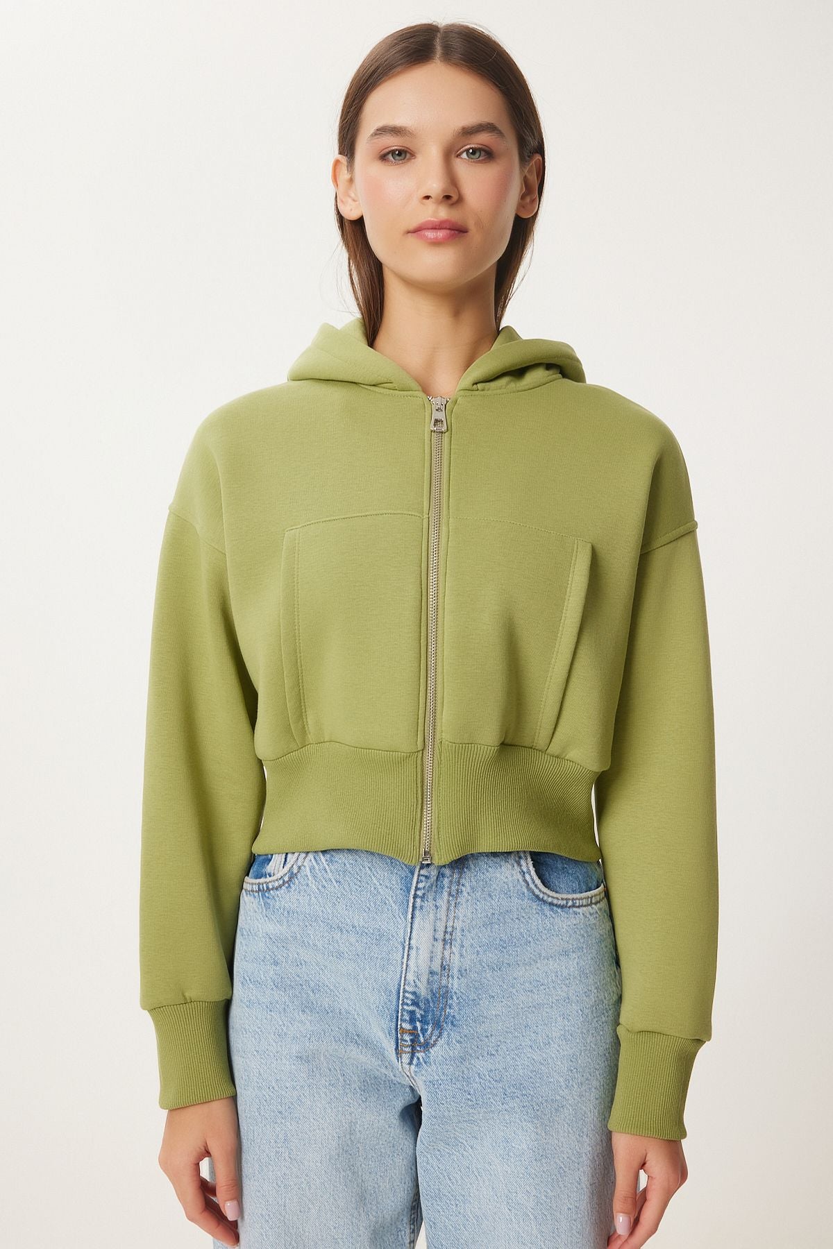Female peanut green hoods