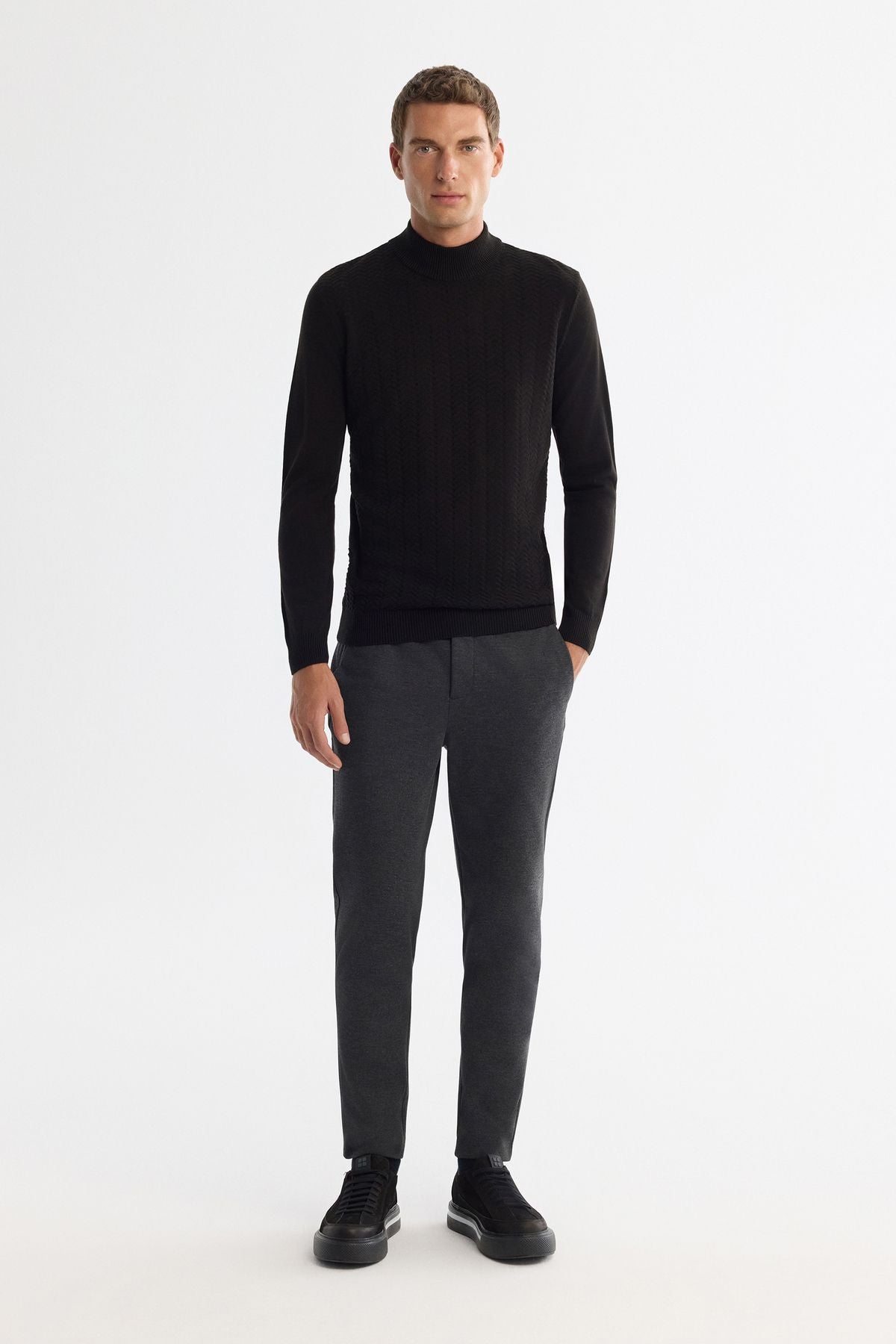 Men's black half fisherman collar textured knitwear sweater E005108