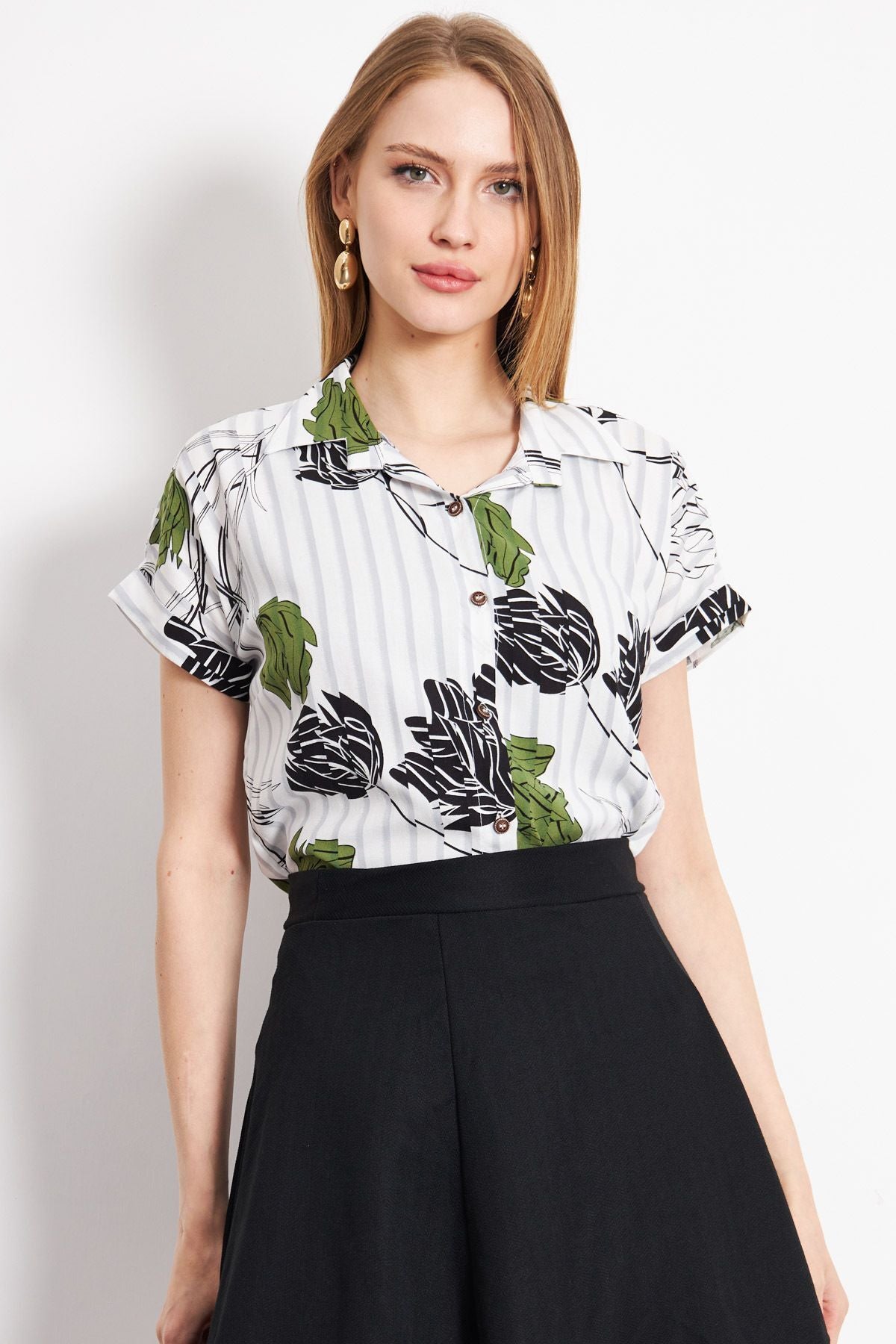 Woman Dark Green Patterned Short Sleeve Shirt ARM-221052