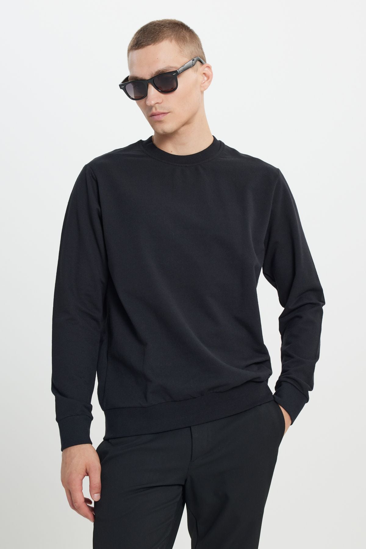 Men's Black Standard Fit Normal Cutting 2 Yarn Cotton Bicycle Collar Sweatshirt