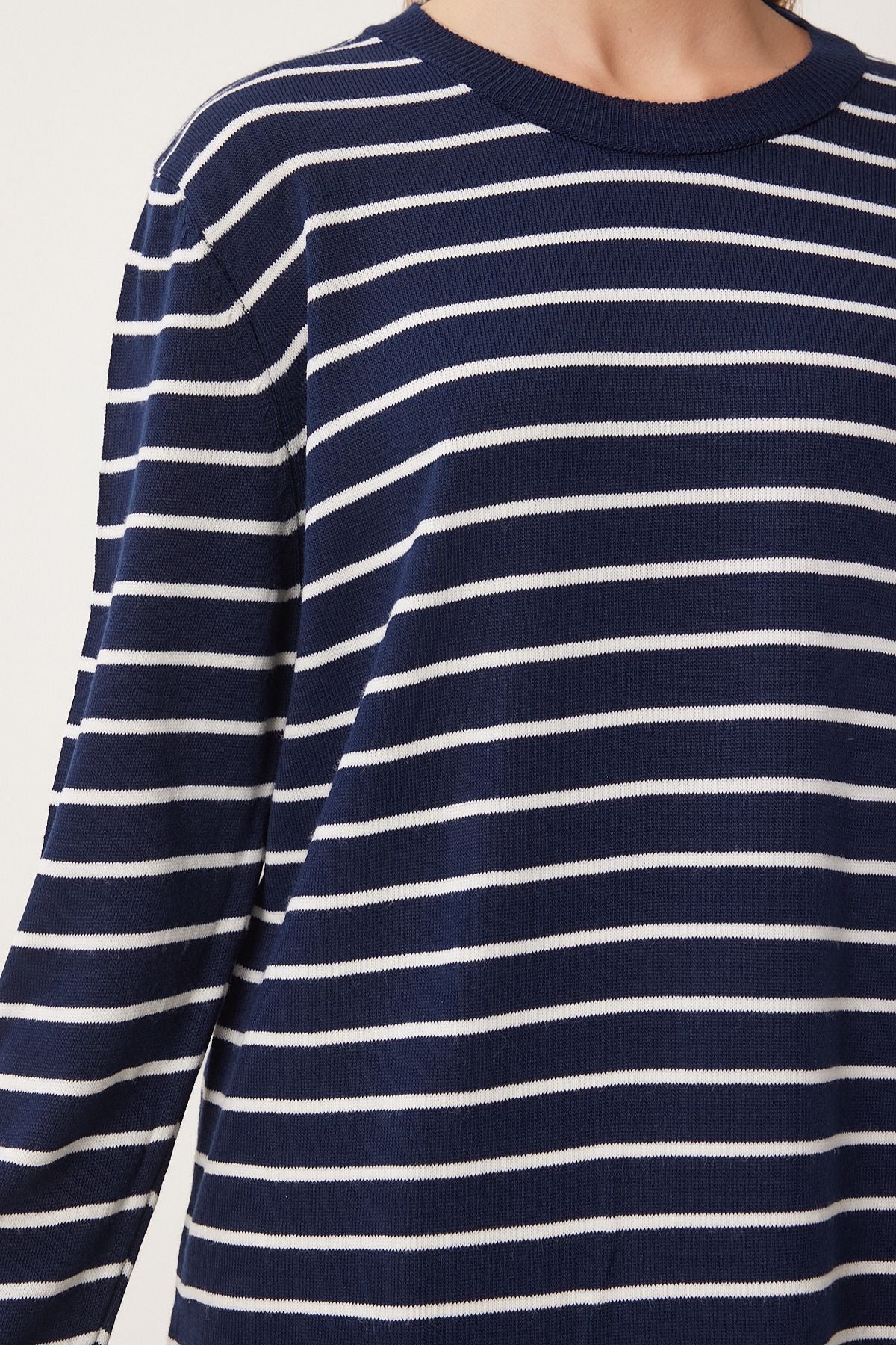 Woman Navy blue white striped seasonal knitwear sweater KB00041