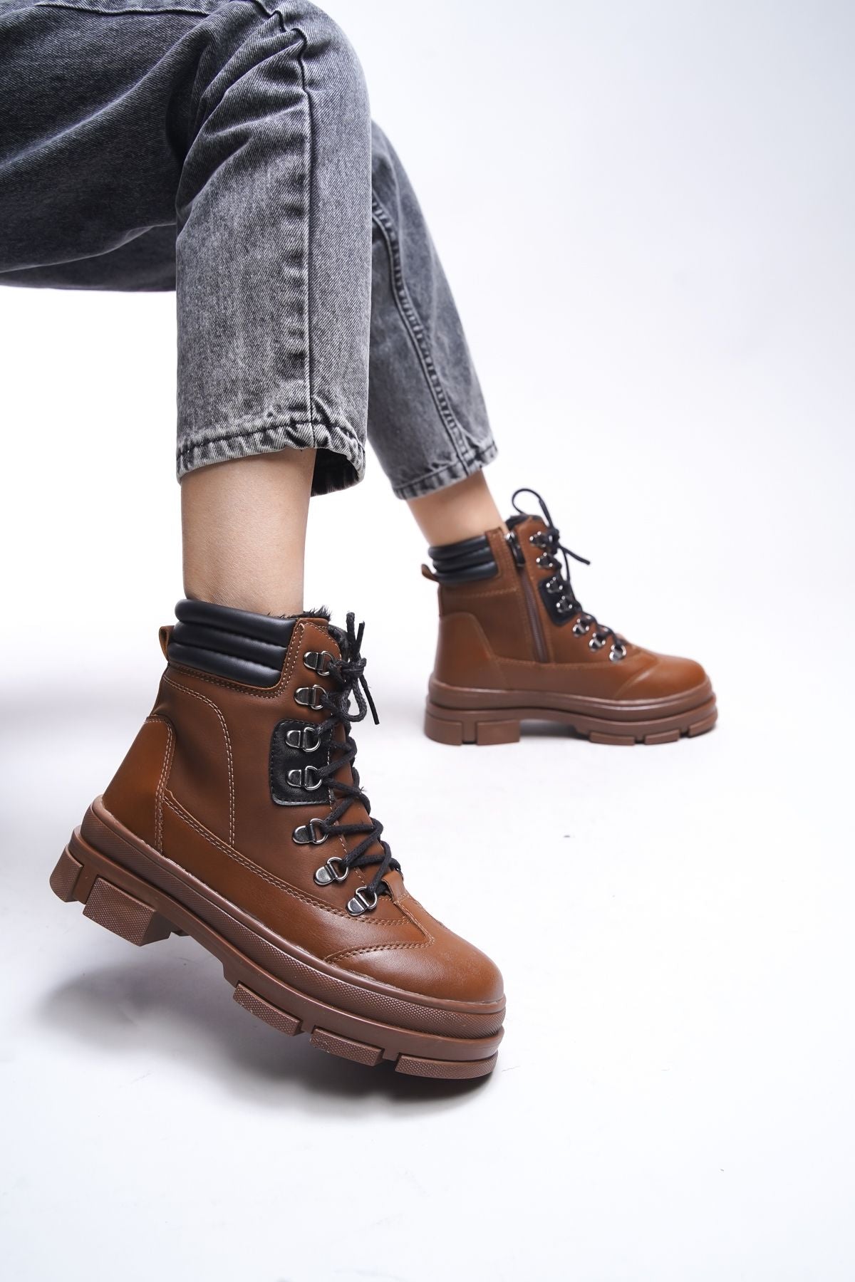 Taba Women Zipper Postal Bot 00127645