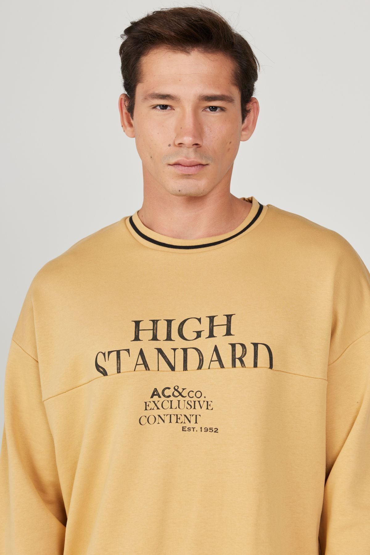 Men's mustard overwhelm