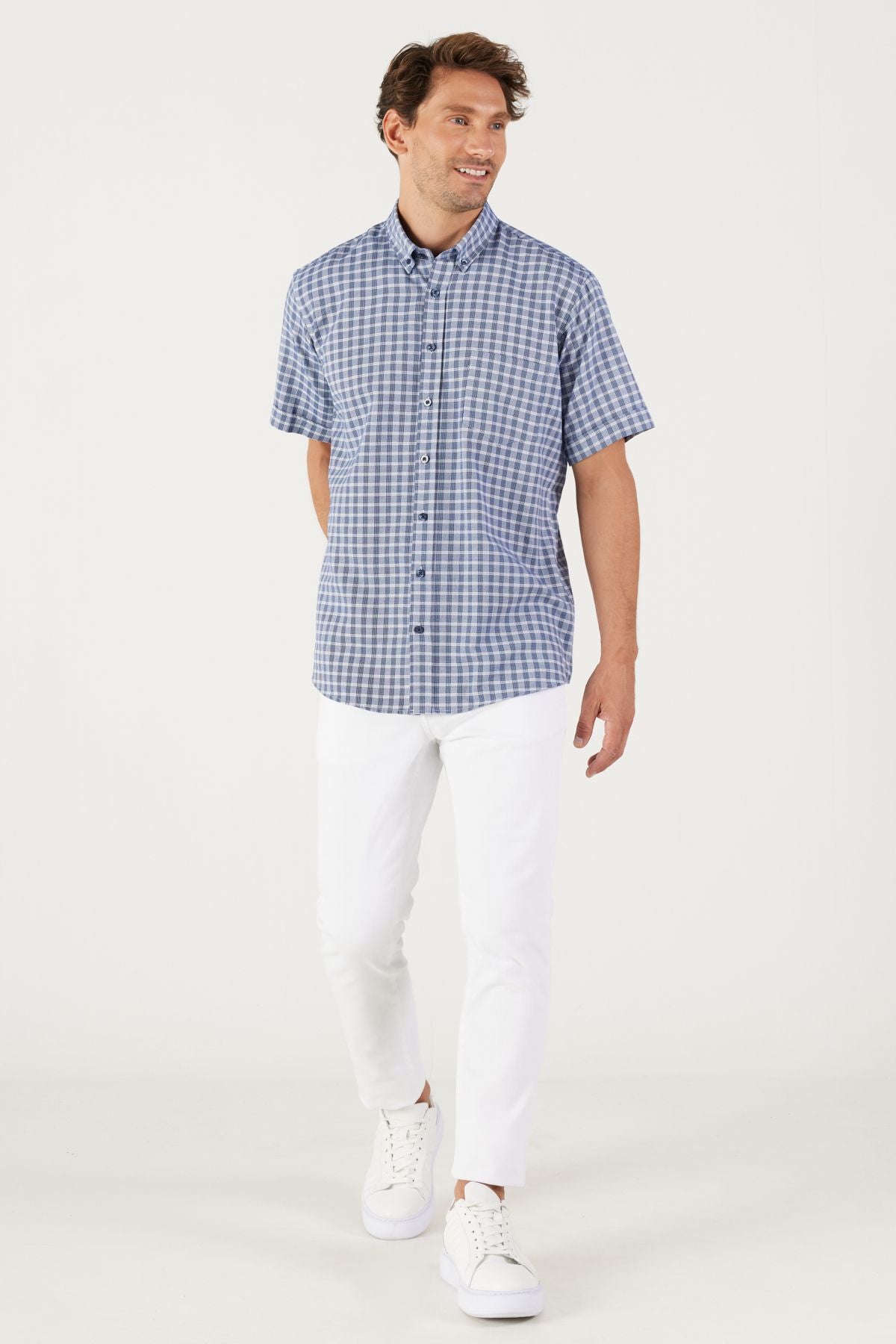 Men's navy blue-white comfort fit comfortable cut buttoned collar checkered short sleeve shirt
