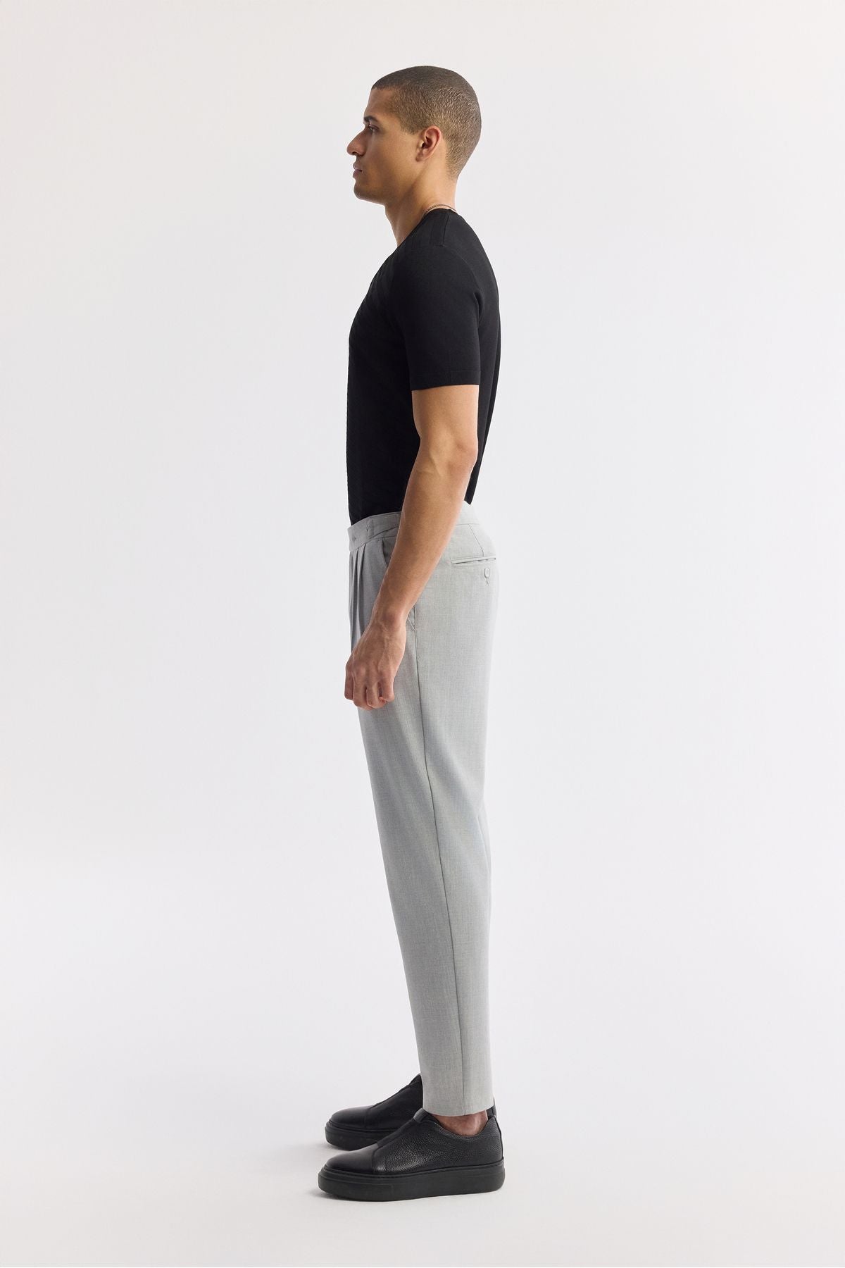 Men's Gray Classic Lumbar Pleeled Appecit Detailed Gordion Carrot Fit Pants A51y3026