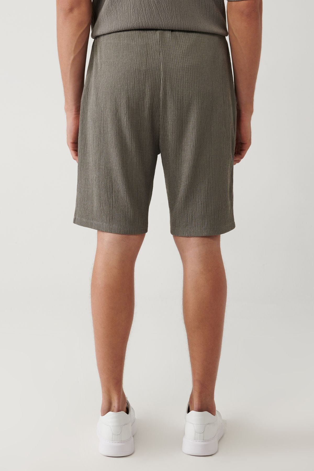 Men's anthracite side with pocket ribbed shorts A41y3639