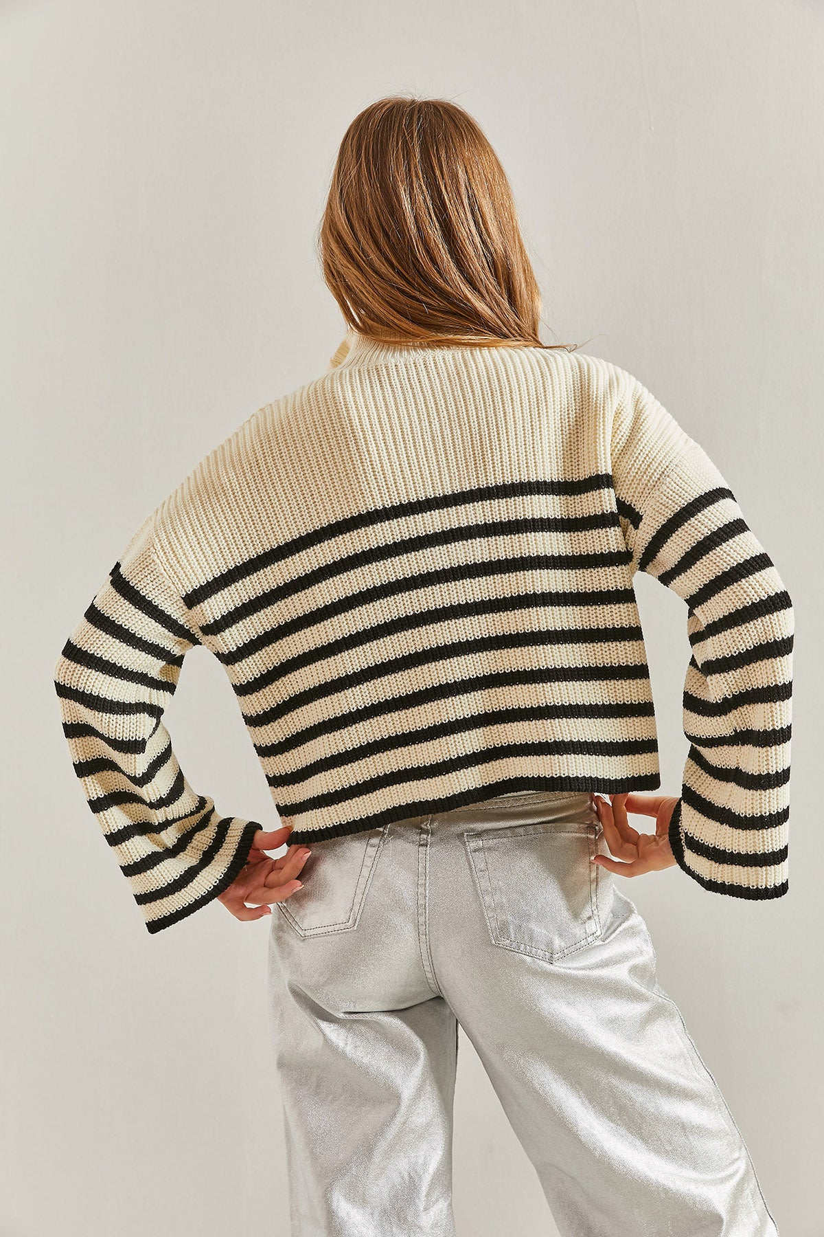 Women's Buttoned Collar Striped Knitwear Sweater 20234204