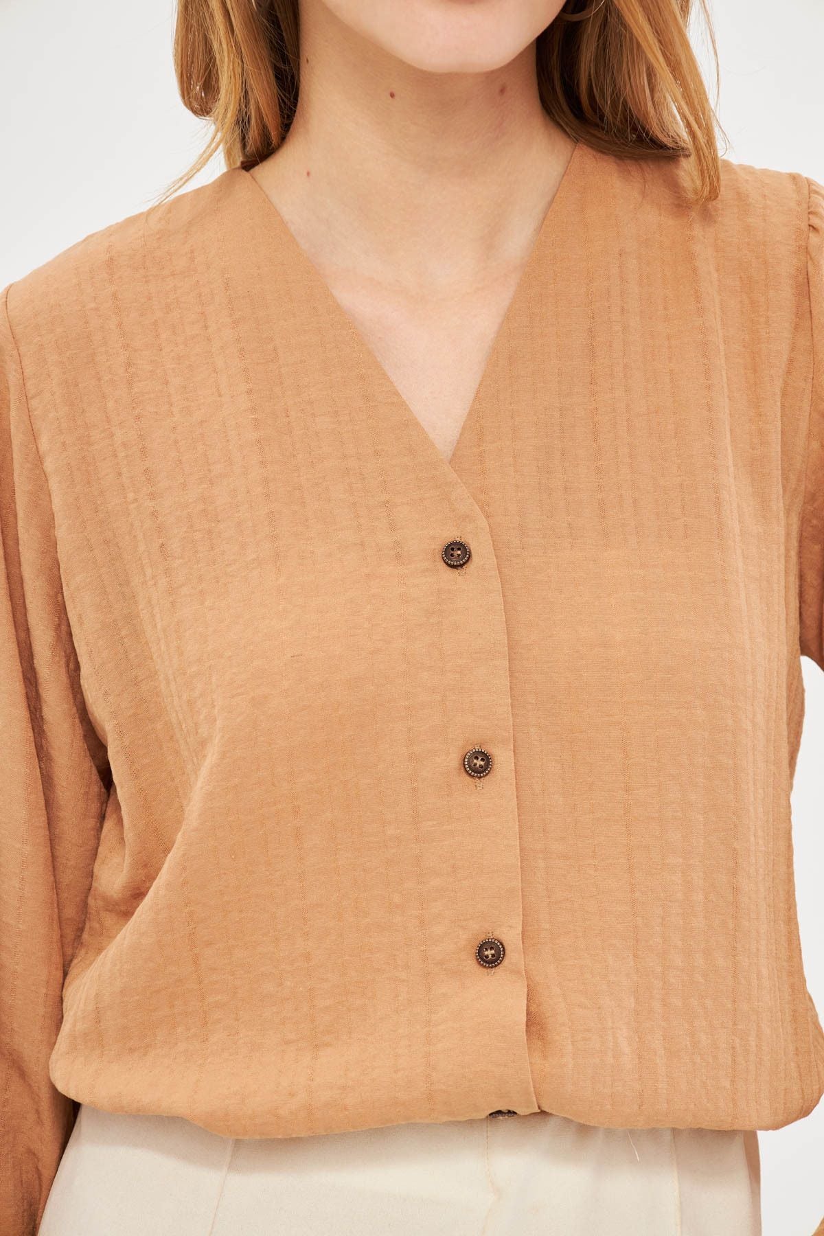 Female mink lever with a rubber shirt ARM-24K001002