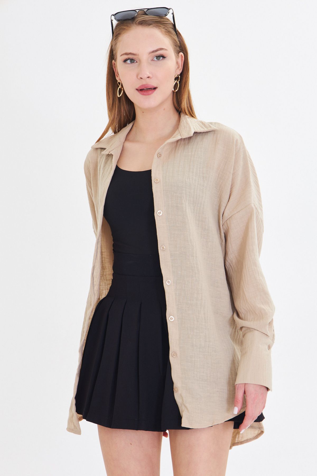 Woman Light Beige Oversize Fined Linen-looking large cuff shirt ARM-24K001001