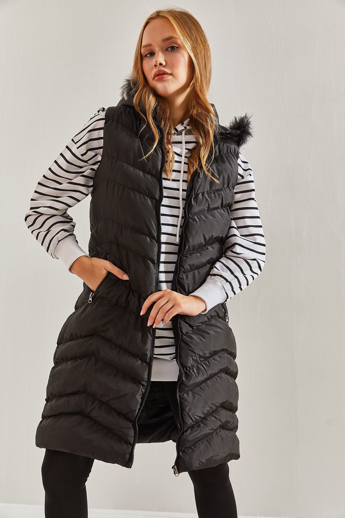 Women's Hittish Fur Long Vest