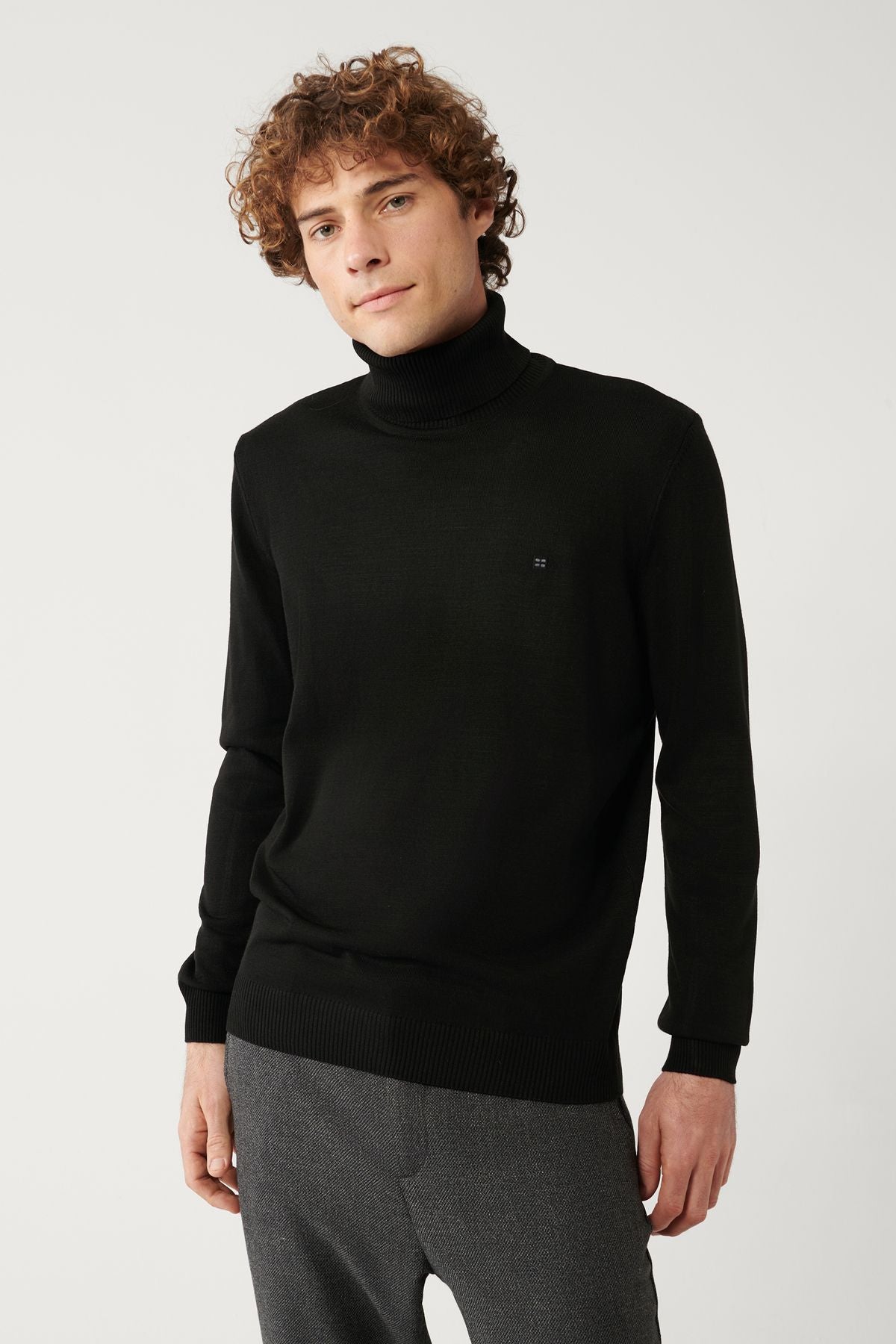 Men's black full fisherman collar feathered knitwear sweater E005002