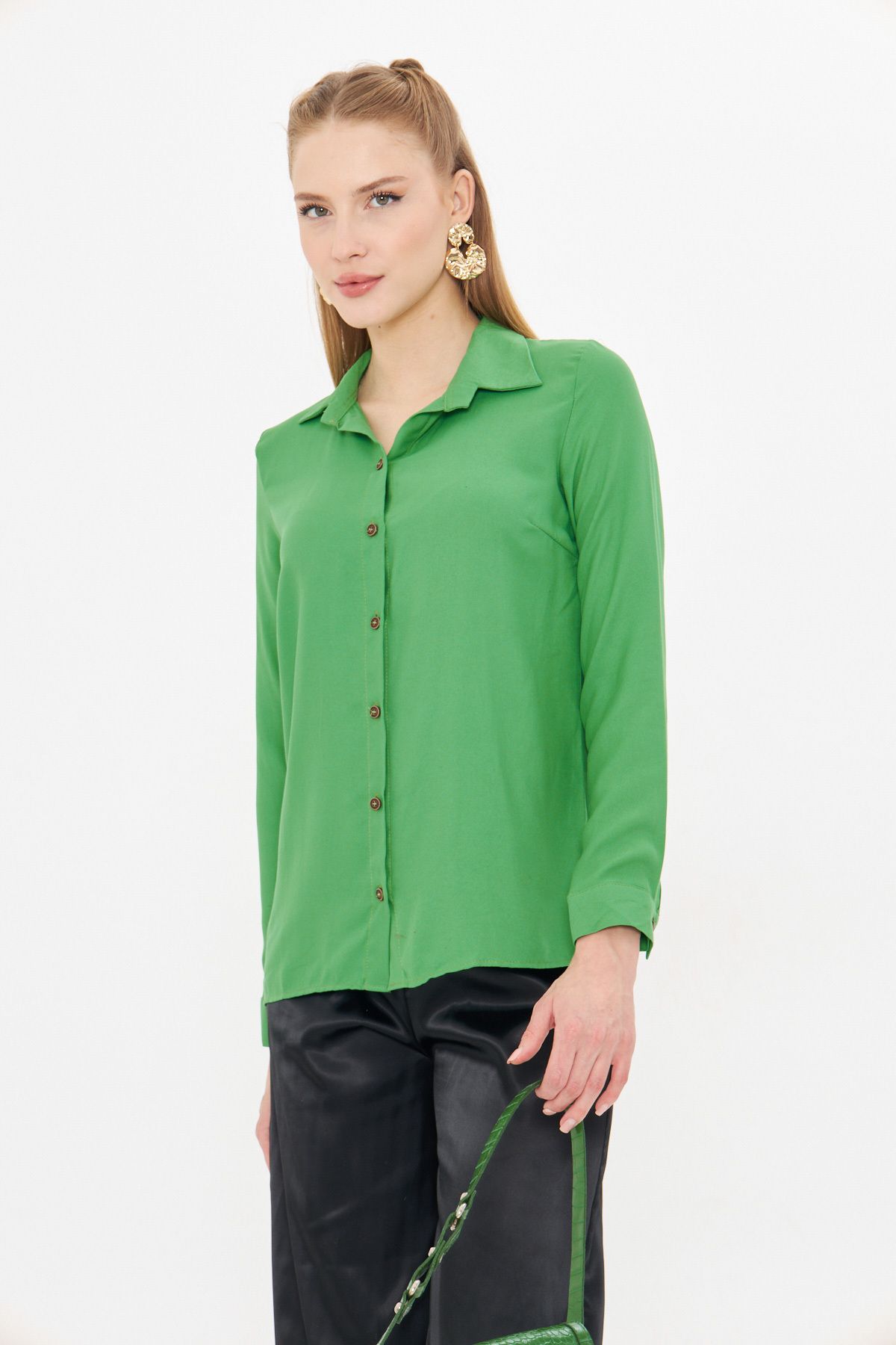 Female grass green long sleeve flat shirt ARM-18Y001176