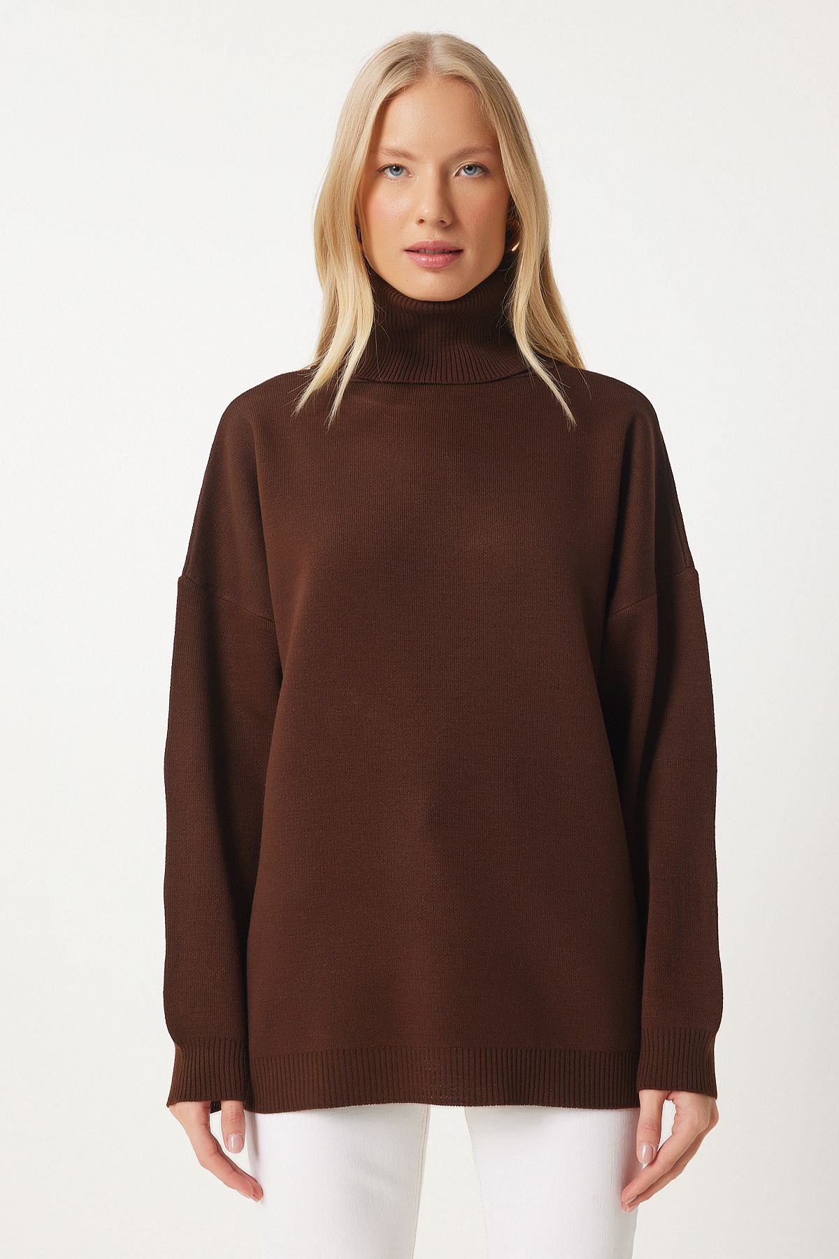 Female brown fisherman collar overlooking knitwear sweater BV00084