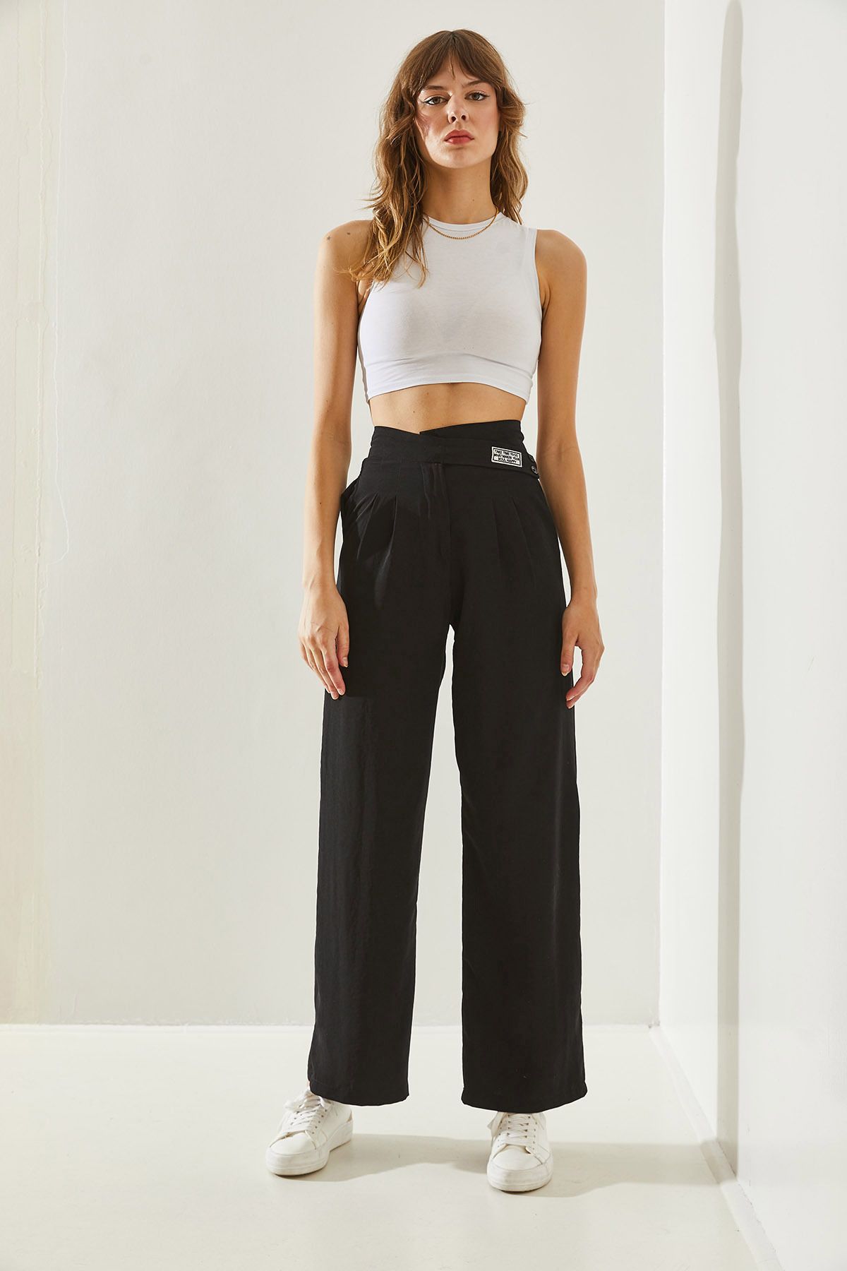 Female asymmetric belt hook pants 60251178